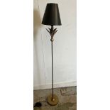 A floor lamp with palm botanical accents (H156cm)