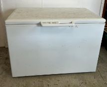 Miele chest freezer Condition Report handle broken scratches throughout