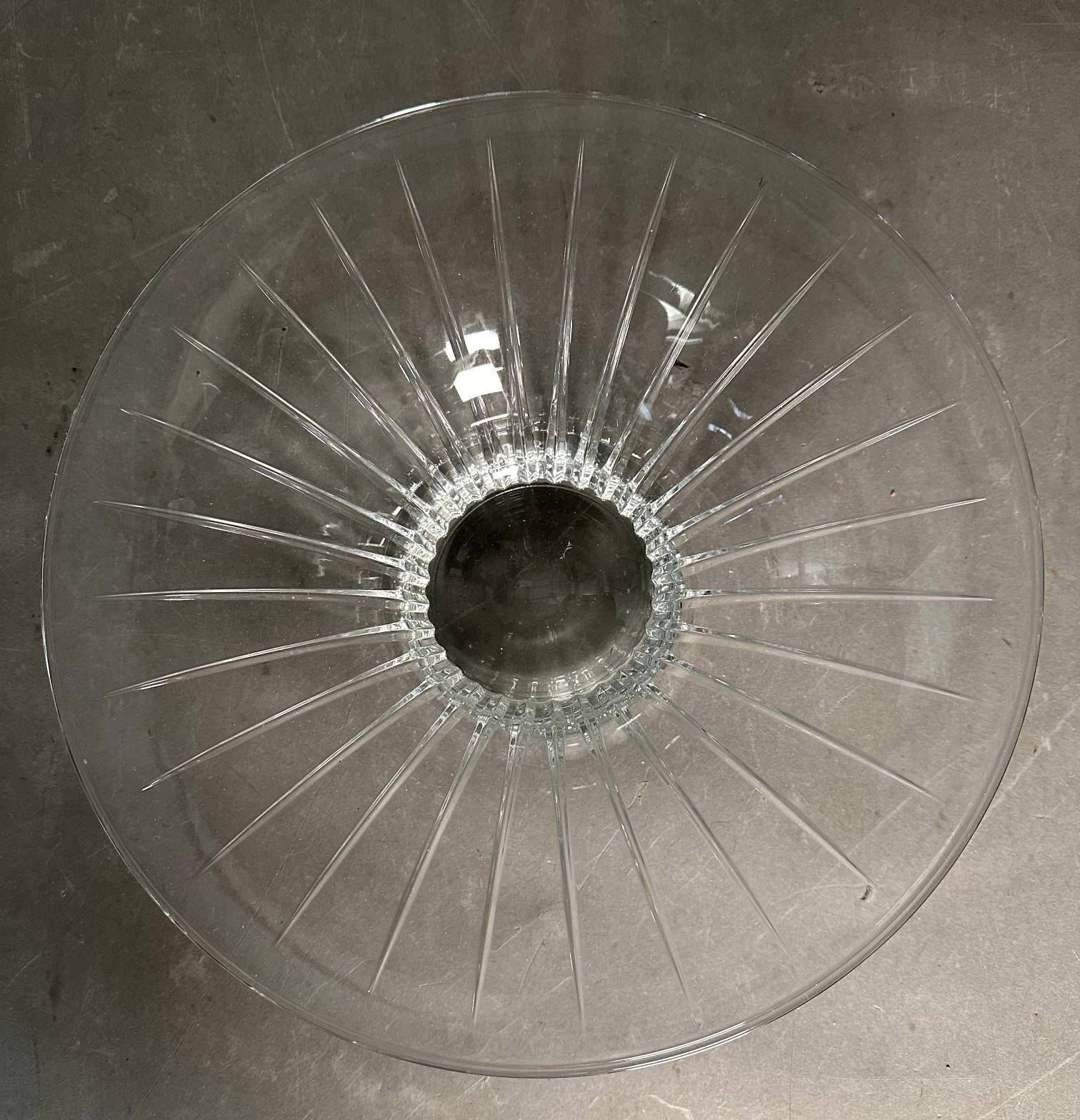 A boxed RCR Cristalleria Italiana crystal centrepiece bowl - Image 2 of 3