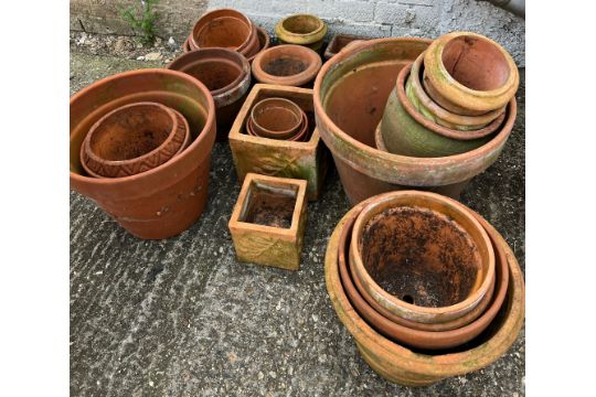 A selection of terracotta pots various sizes - Image 1 of 2