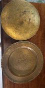 Two brass wall plate plaque (Dia30cm and 26cm)