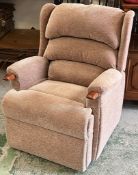 A HSL reclining Grande chair