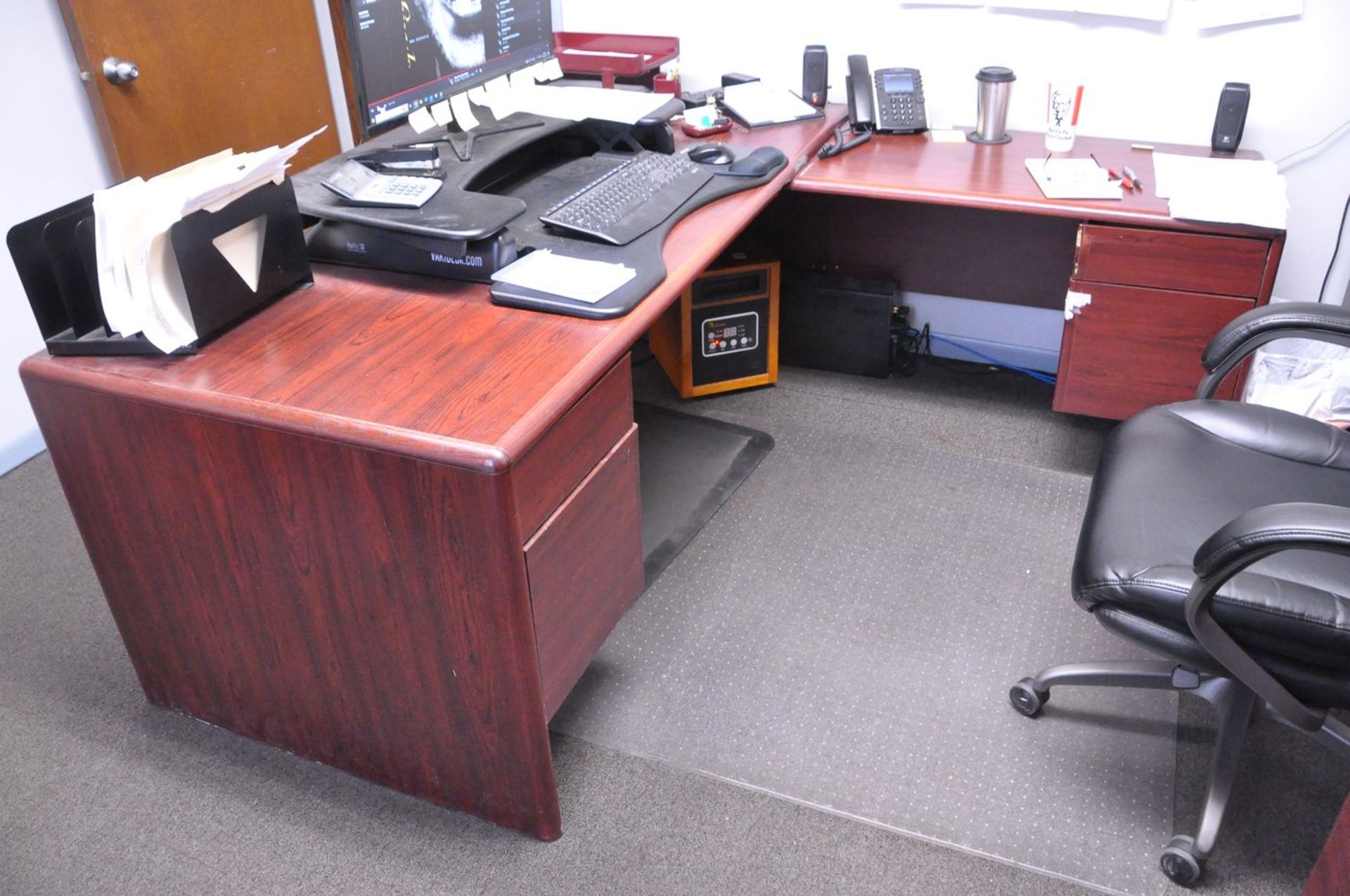 Lot - L-Shaped Desk, 2-Drawer Wood Lateral File Cabinet, 4-Drawer End Cabinet, Bookcase, 2-Drawer - Image 3 of 4