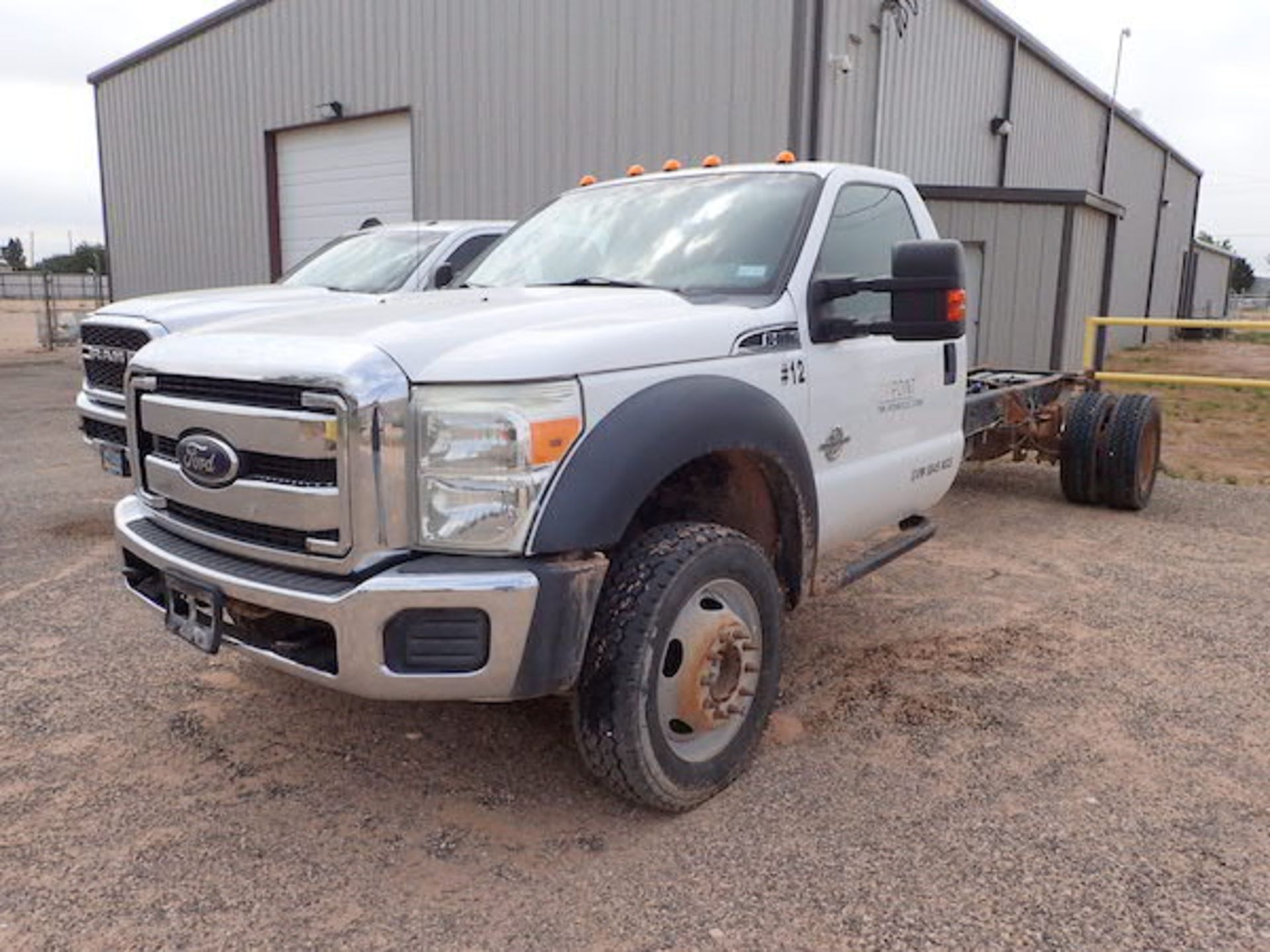 2012 Ford F-550 XLT Super Duty Regular Cab 4 x4 Truck Chassis, VIN: 1FDUF5HT5CEB01856; - Image 3 of 31