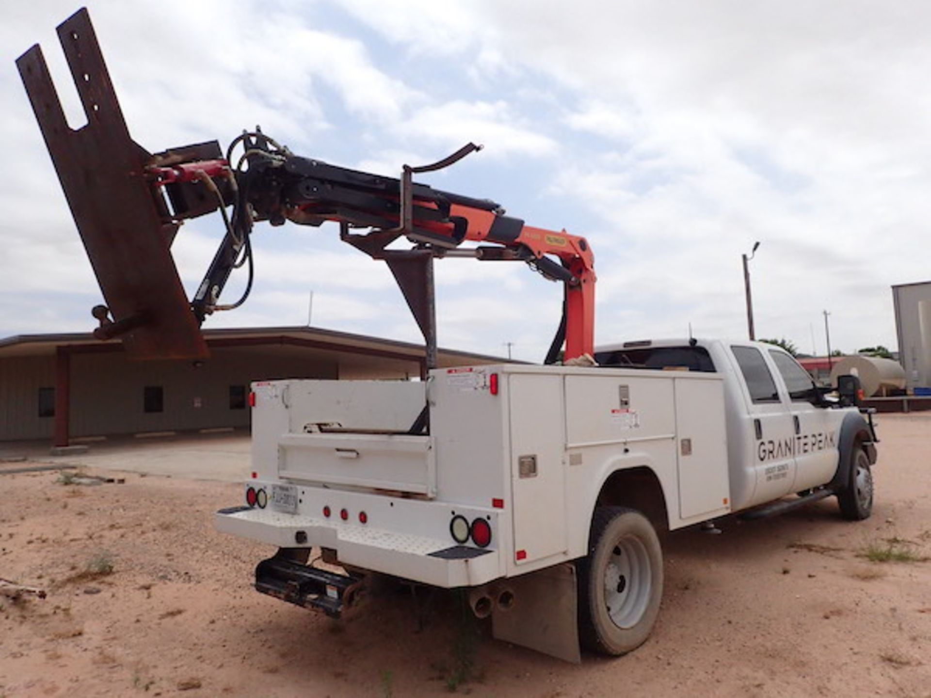 2015 Ford F-450 XL Super Duty Quad Cab Service Truck, VIN: 1FD0W4HTXFEB57093; 4 x 4, with Power - Image 11 of 43