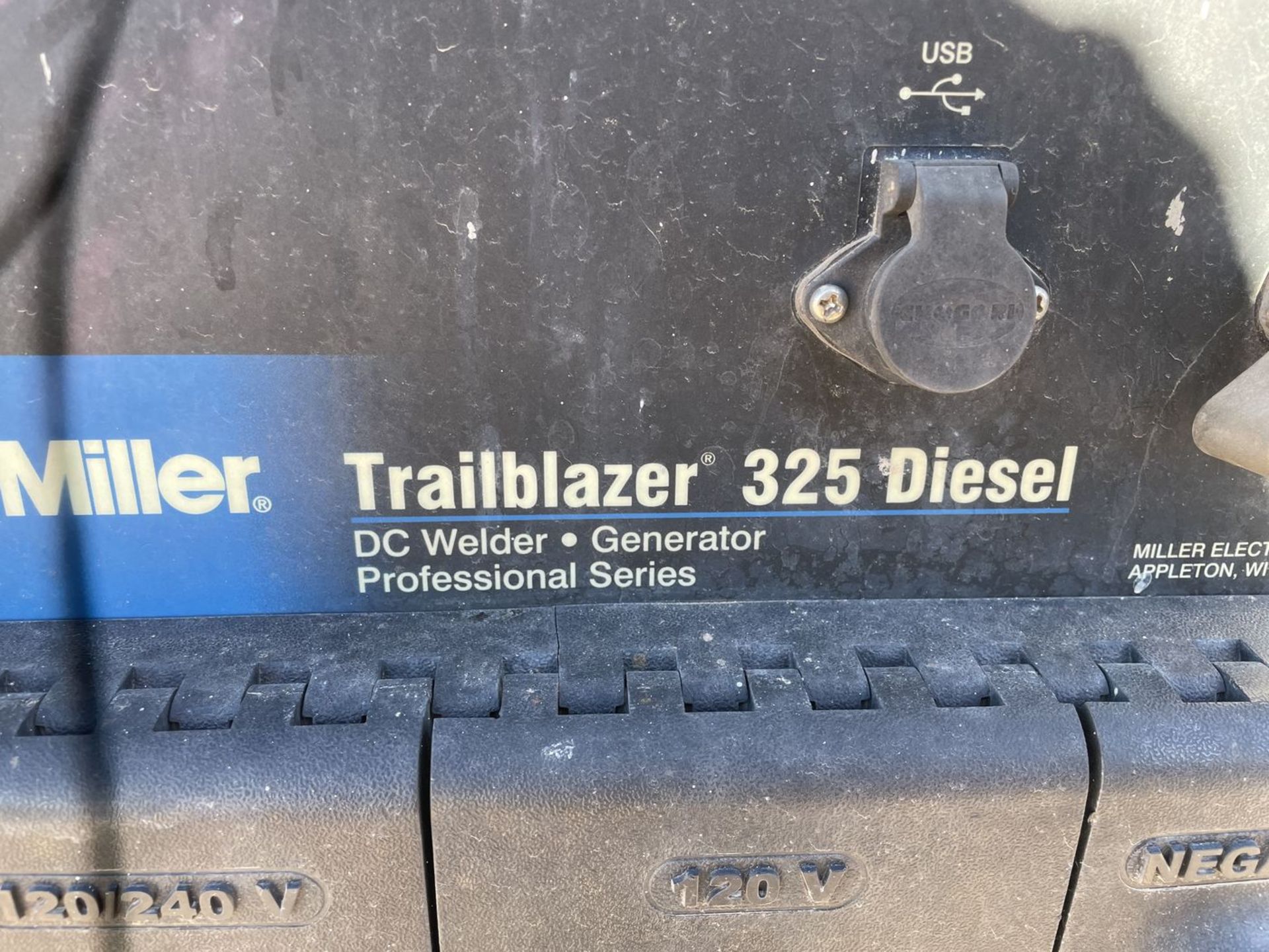 Miller Trailblazer 325 Diesel DC Welder/Generator, S/N: MH370044R (2017); Mounted on Single Axle - Image 12 of 17