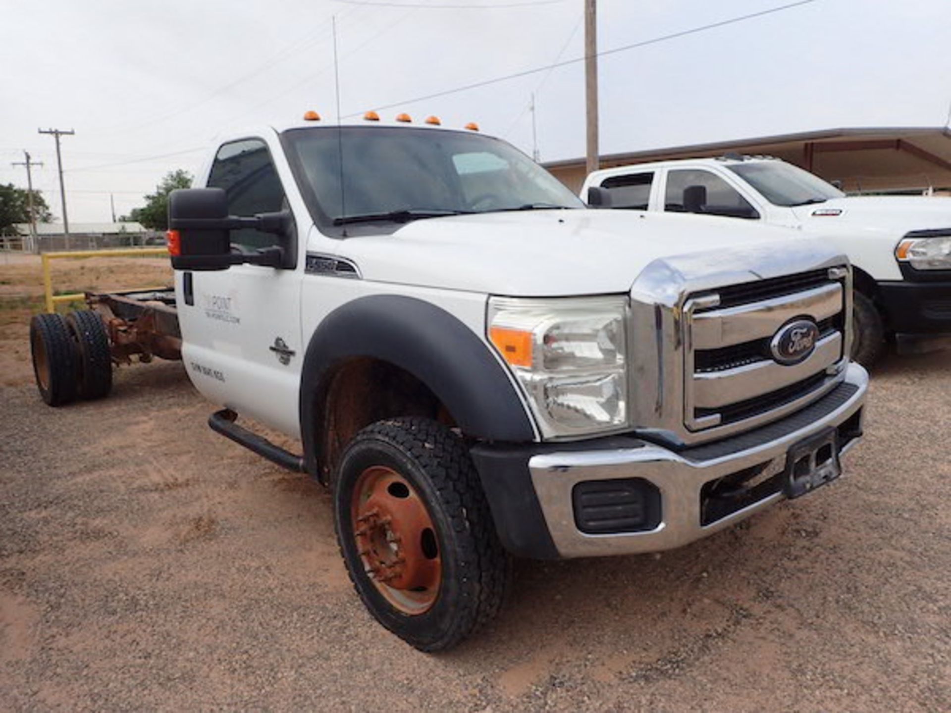 2012 Ford F-550 XLT Super Duty Regular Cab 4 x4 Truck Chassis, VIN: 1FDUF5HT5CEB01856; - Image 5 of 31