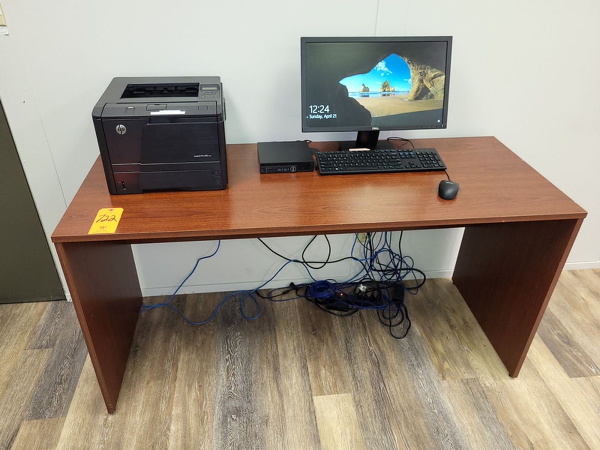 Lot - Wood Computer Desk & Contents; Includes Dell OptiPlex 3050 Micro PC, Monitor, and HP - Image 5 of 5