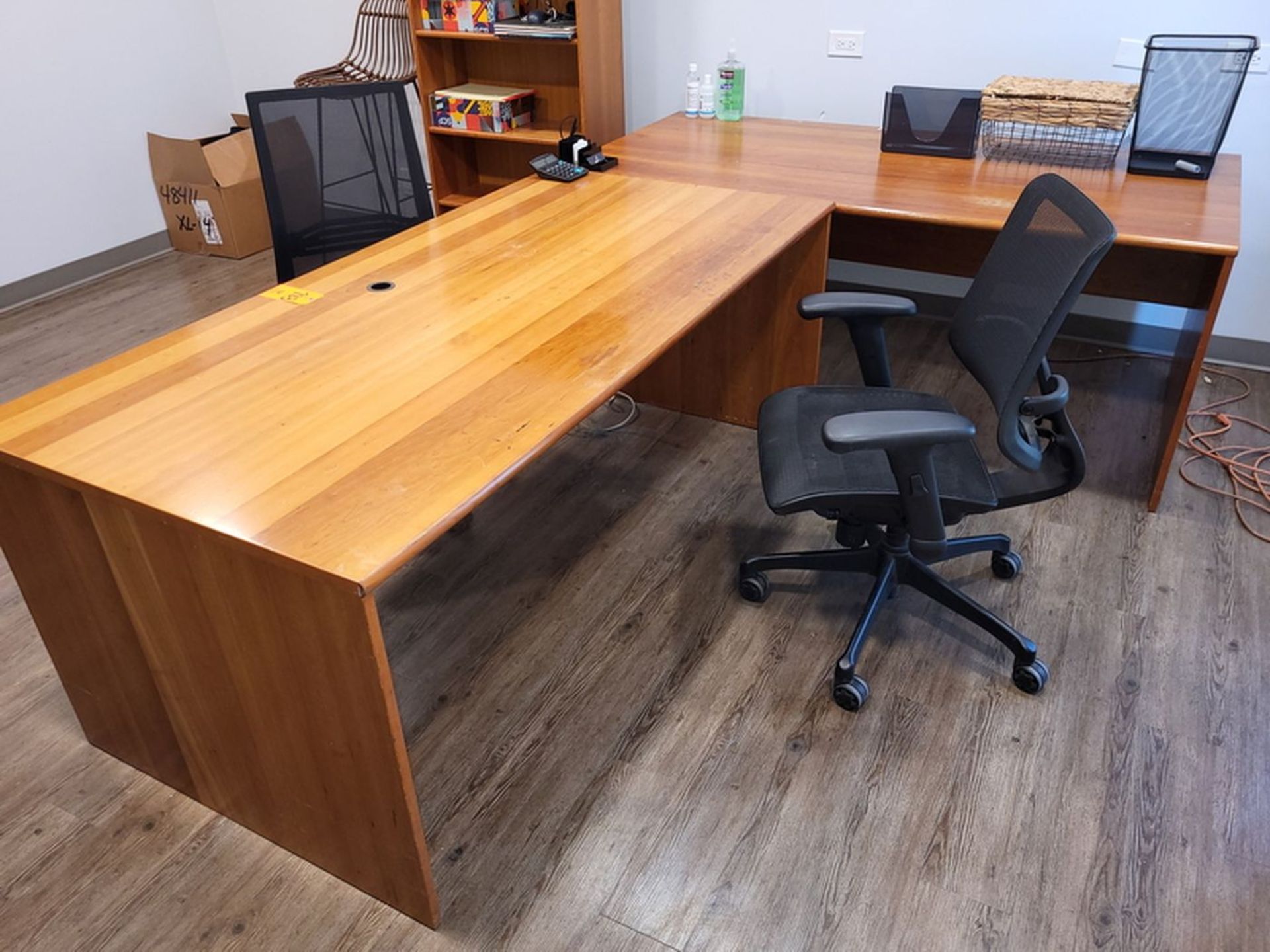 Lot - L-Shaped Executive Wood Desk; Includes (2) Swivel Chairs, and (1) Bookcase - Image 3 of 4