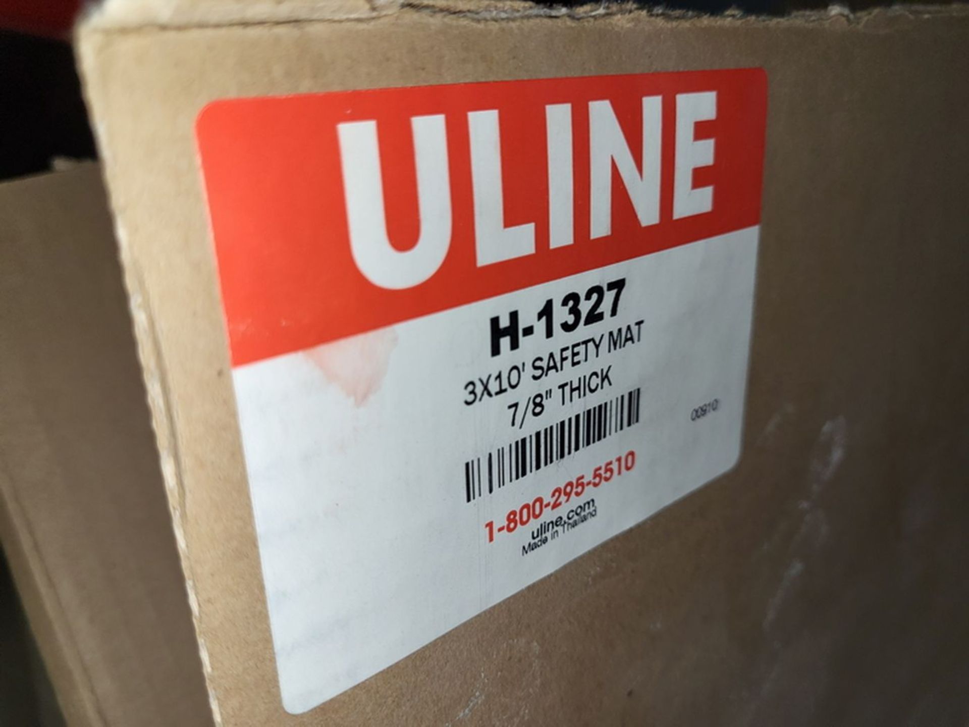 Lot - (2) Black/Yellow Safety Floor Mats, to Include: (1) Uline 3 ft. x 10ft. Model H-1327, and ( - Image 2 of 5