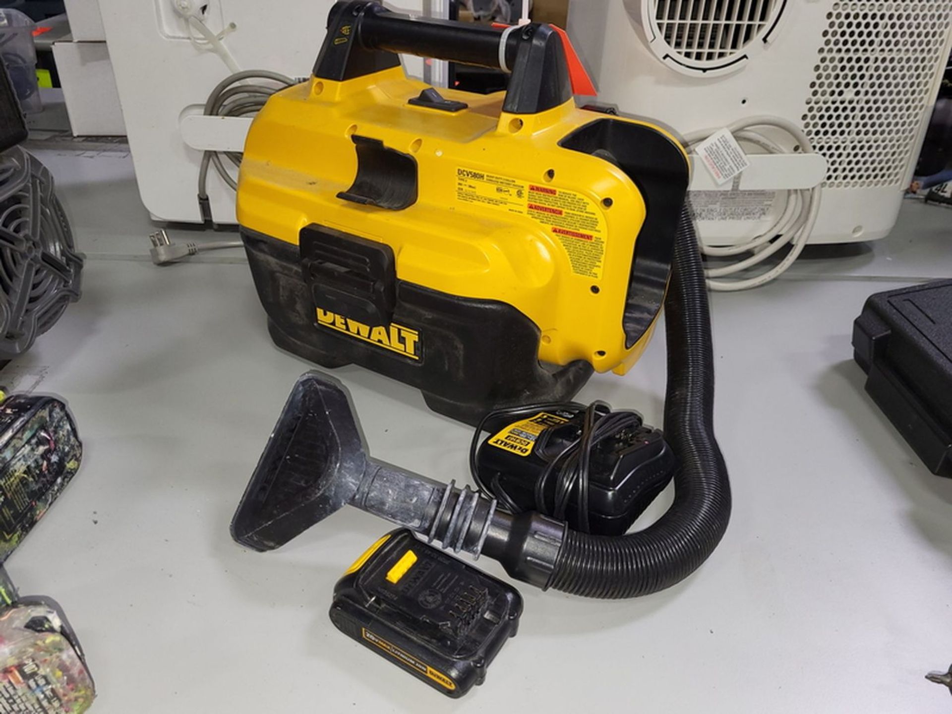 DeWalt 20-Volt Heavy Duty Cordless 2-Gallon Wet/Dry Vac; Includes Battery & Charger - Image 2 of 2