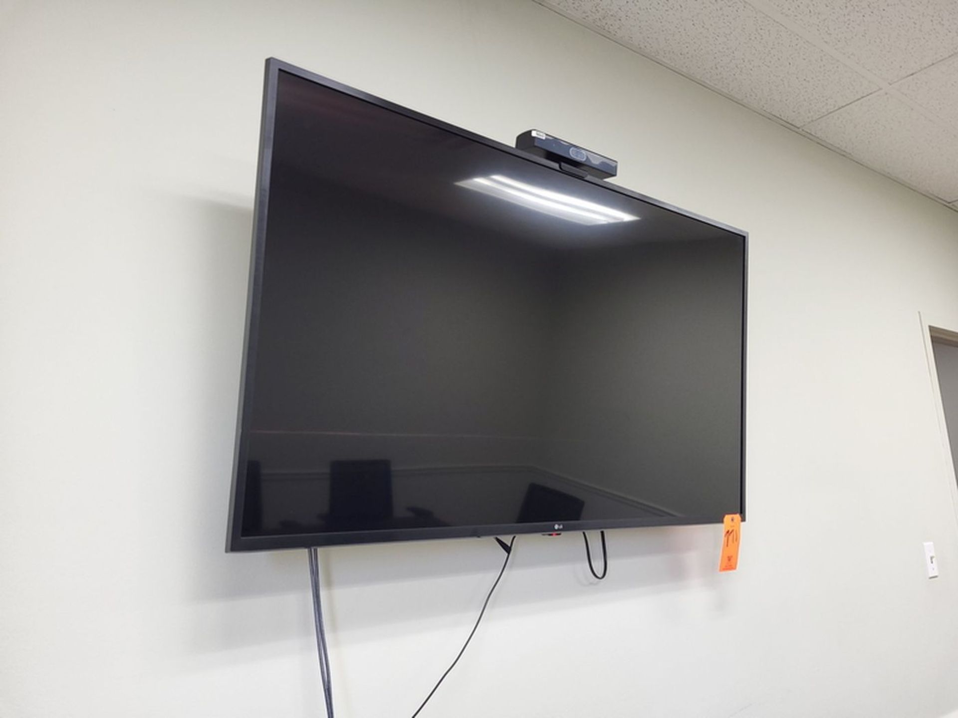 LG 54 in. (approx.) Wall Mounted Flat Screen TV/Monitor; with Remote - Image 3 of 4