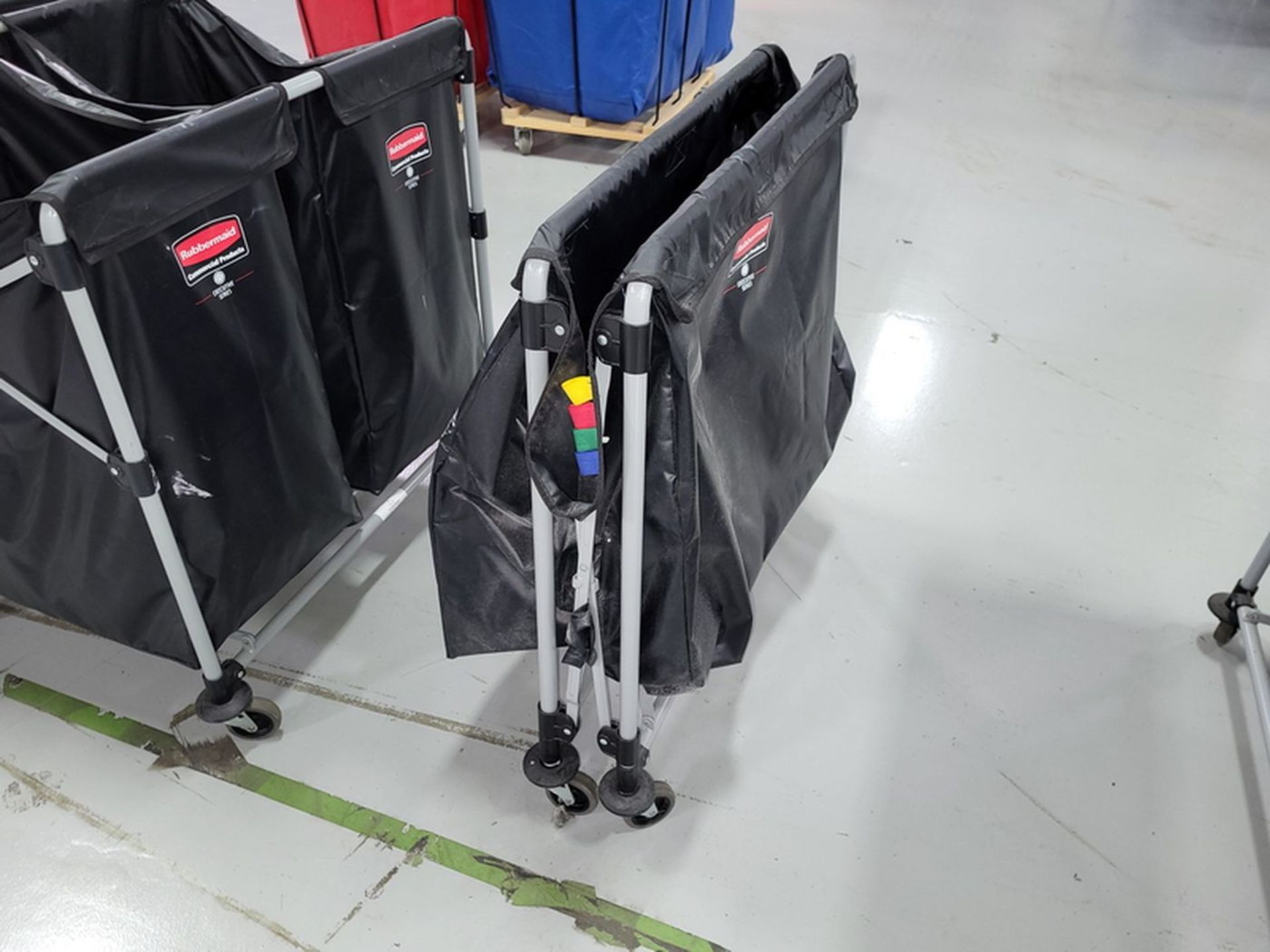 Lot - (4) Rubbermaid ES Series Collapsible Carts; - Image 4 of 4