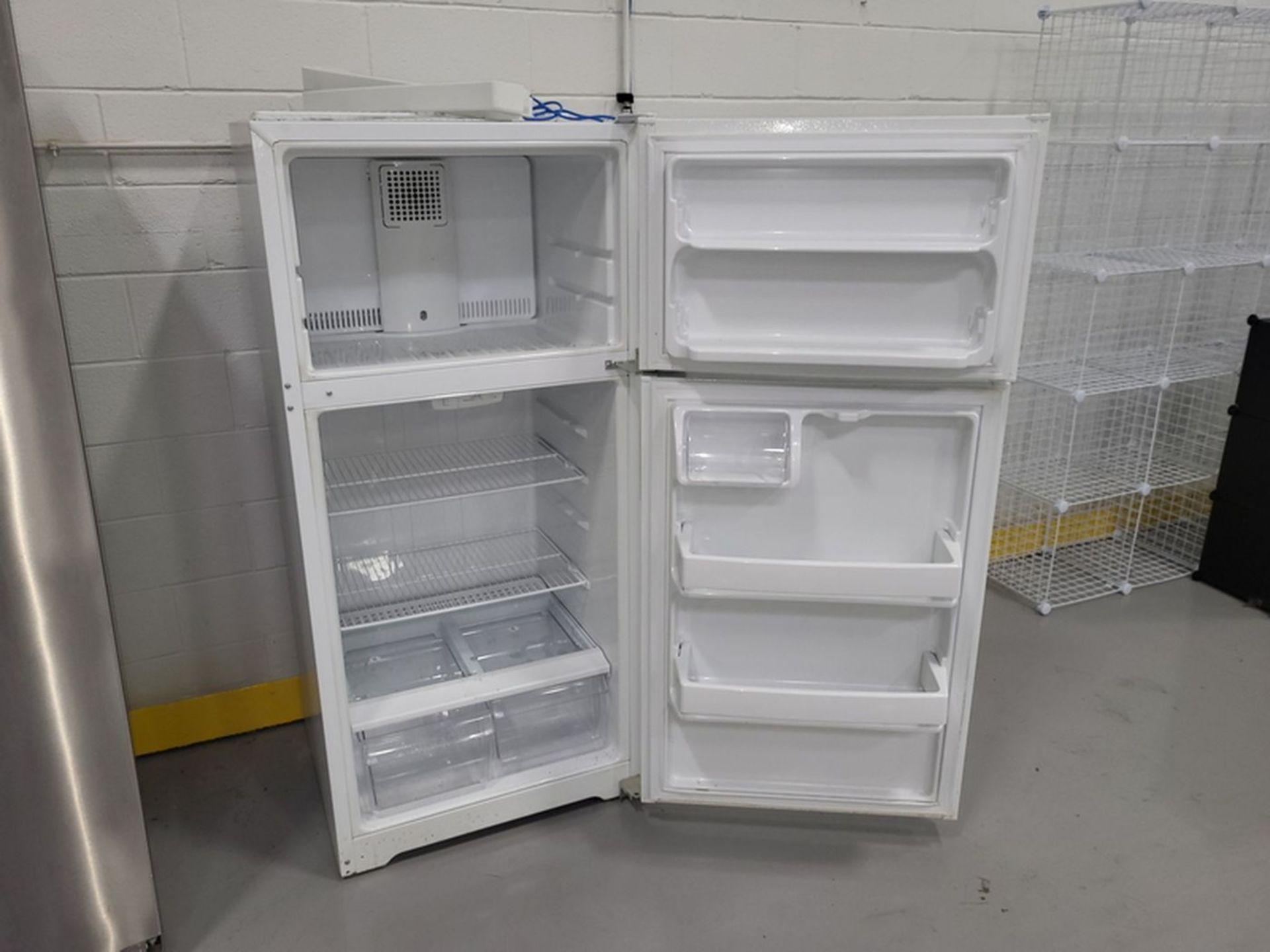 Hotpoint Shop Refrigerator/Freezer, S/N: DM753105; R-134a Refrigerant, 120-Volt - Image 2 of 2