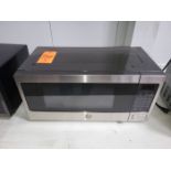 GE Commercial Microwave Oven; S/N: 340A976821107301100308; 120-Volt