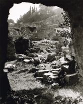 HERBERT LIST: „Künstler auf dem Forum Romanum / Rom 1949“.