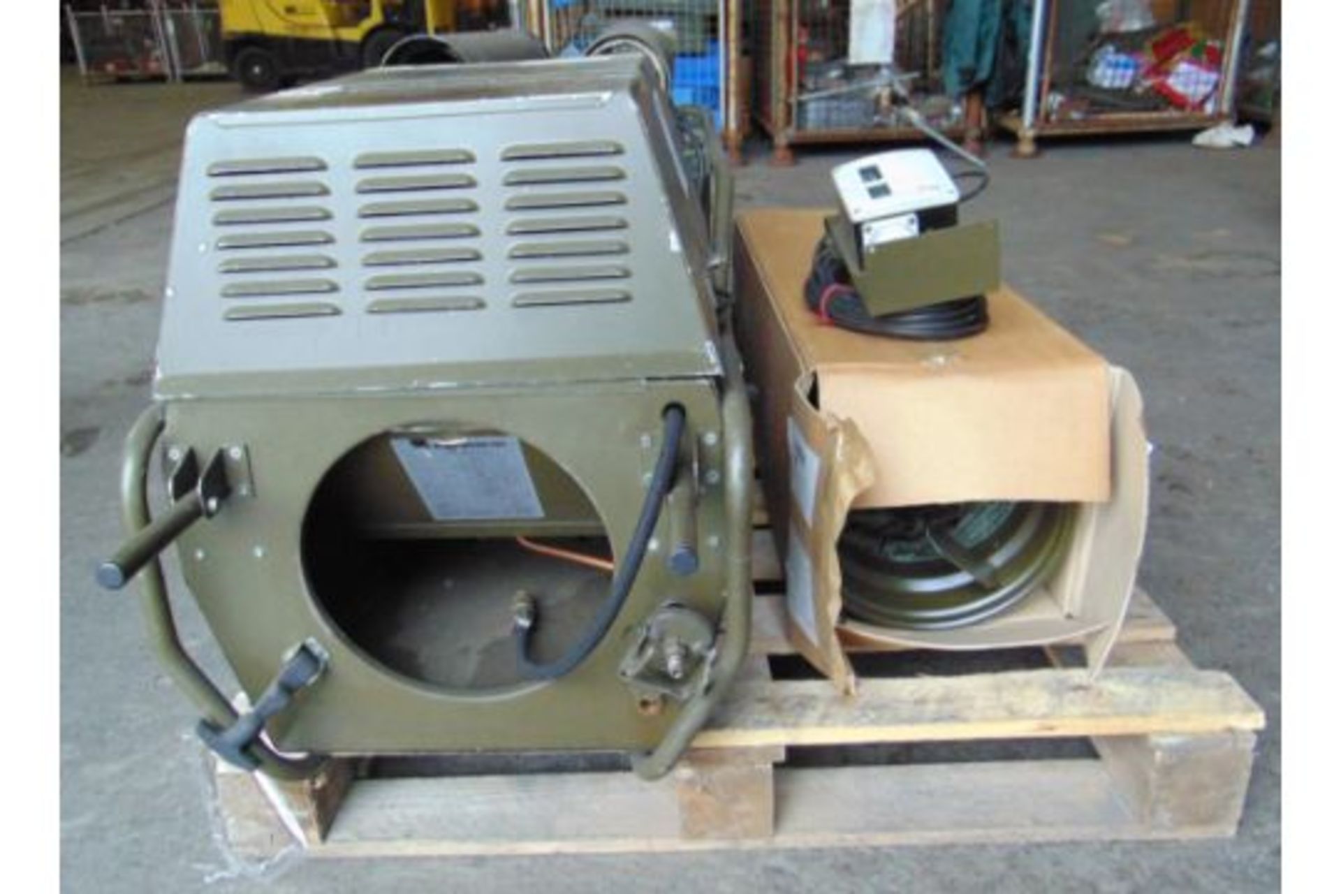 MoD Reserve Stock Dantherm VAM 15 Portable Workshop/ Building Heater 240 Volt c/w Accessories - Image 5 of 17