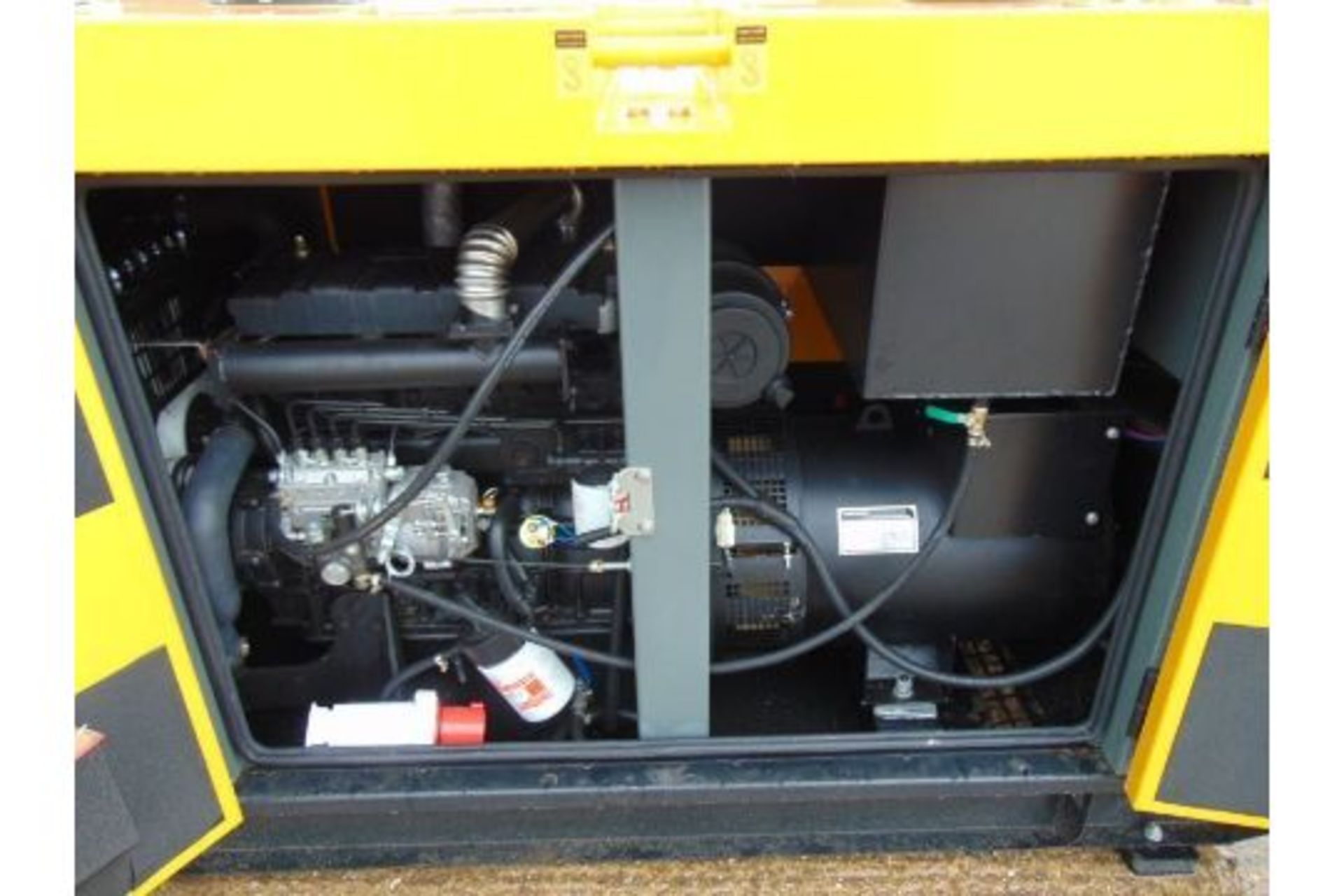 2022 NEW UNISSUED 60 KVA 3/1 Phase Silent Diesel Generator Set 400/240 volt - Image 9 of 16