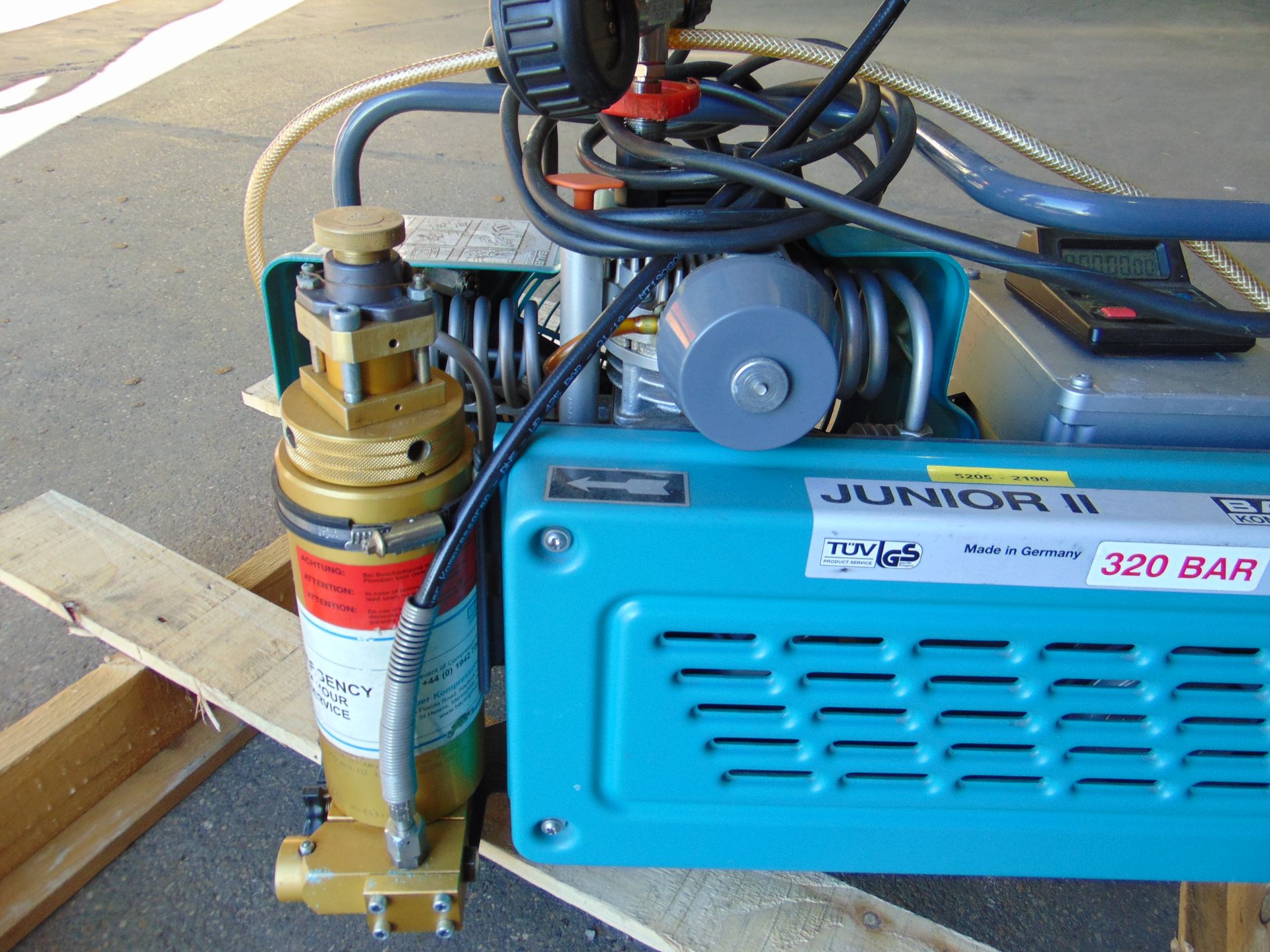 Bauer Junior II Portable Single Phase Electric Air Compressor - Image 9 of 11