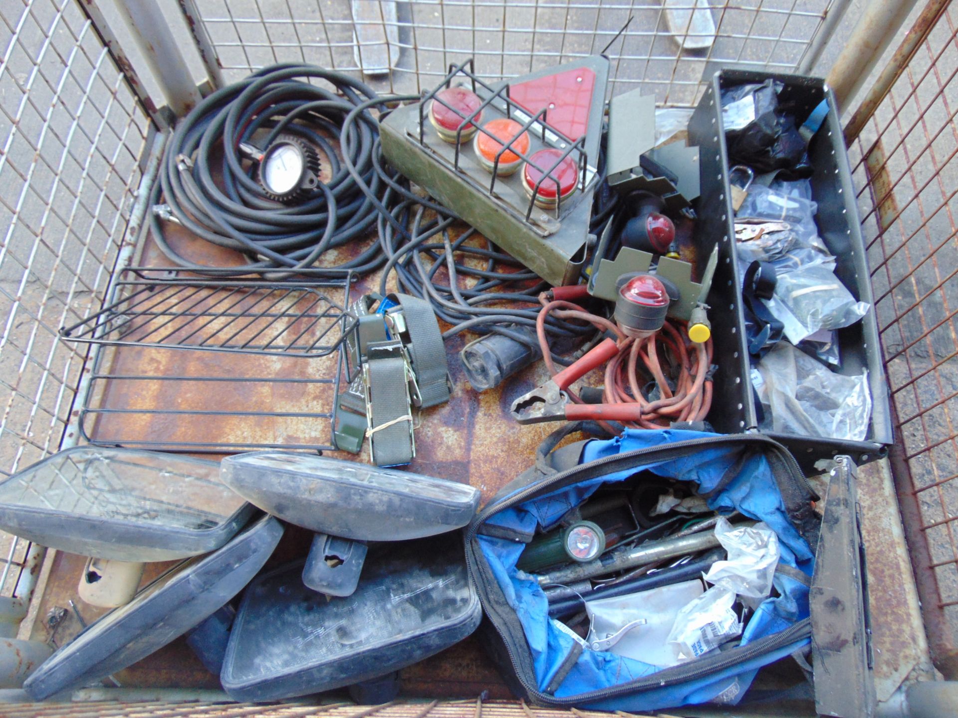 1 x Stillage Recovery Equipment Trailer Lights, Tyre Inflator, Mirrors etc