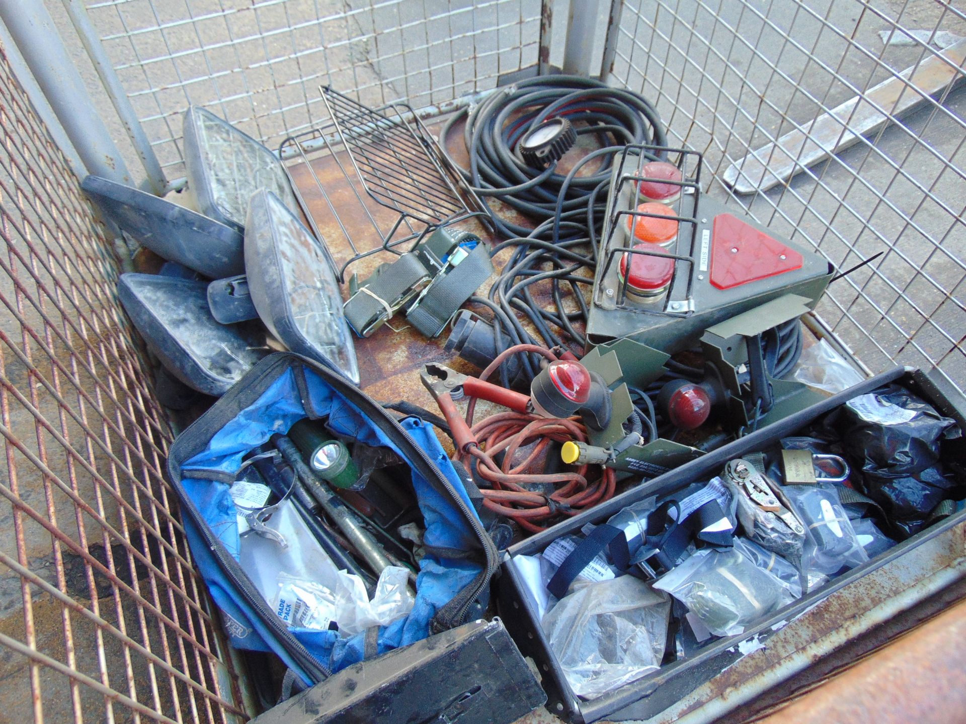 1 x Stillage Recovery Equipment Trailer Lights, Tyre Inflator, Mirrors etc - Image 3 of 10