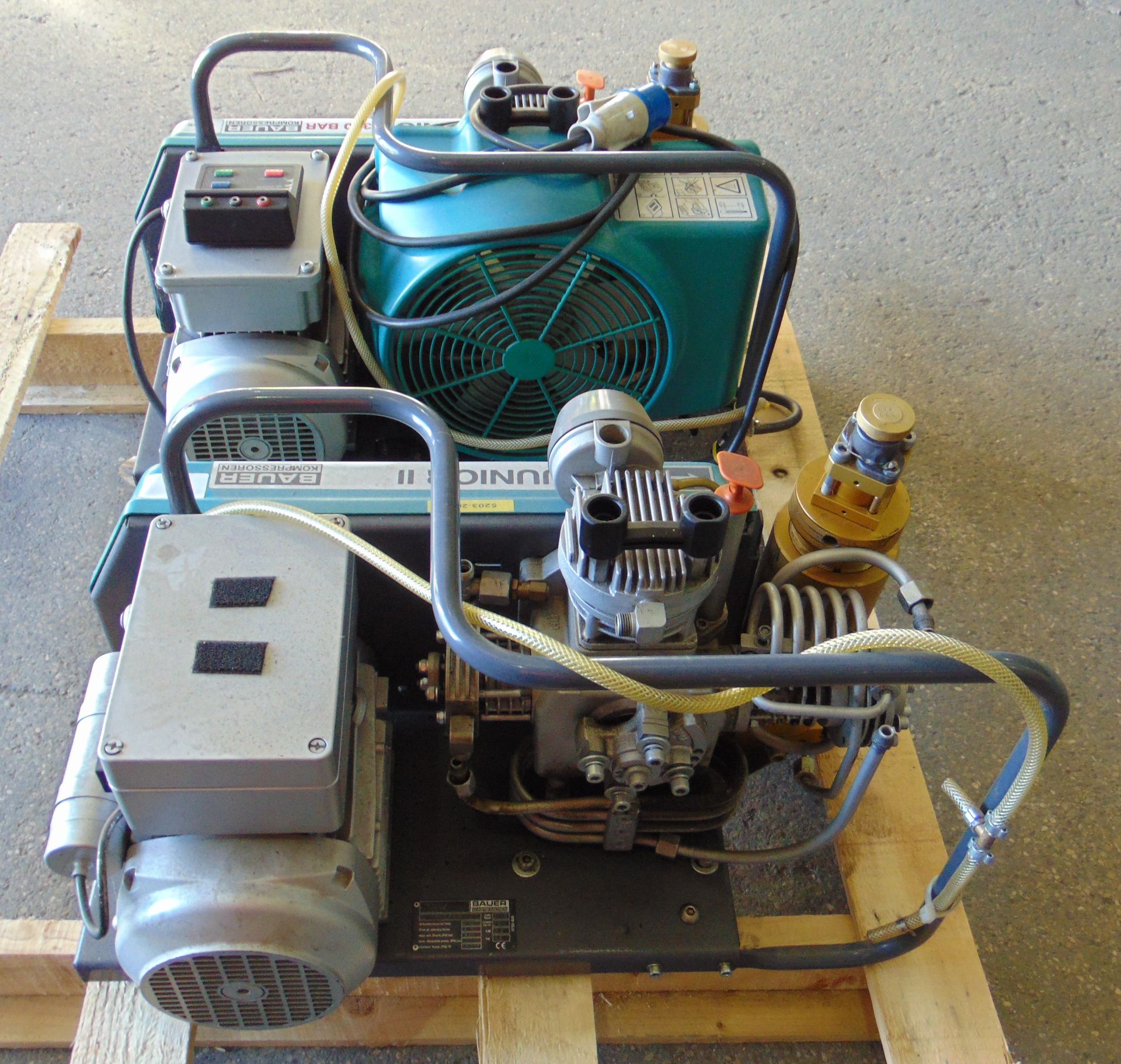 2 x Bauer Junior II Portable Single Phase Electric Air Compressor - Image 4 of 11