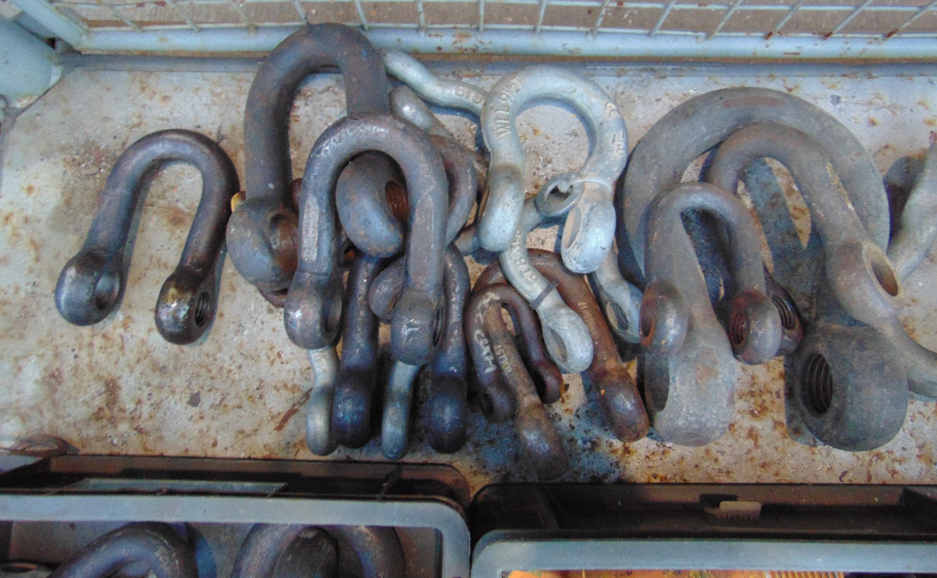 40 x Recovery D-Shackles & Pins - Various Sizes - Image 5 of 6