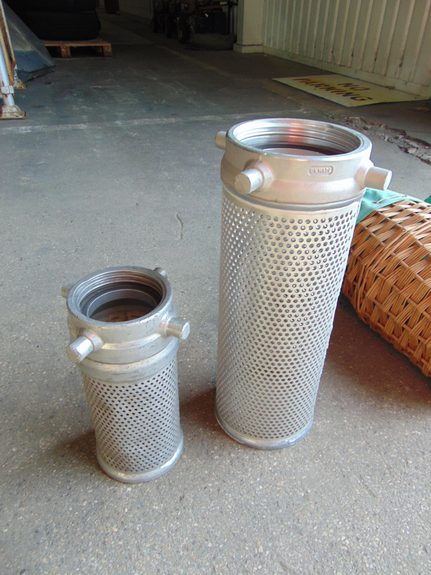 2 x Strainers & 3 x Strainer Baskets - Image 7 of 8