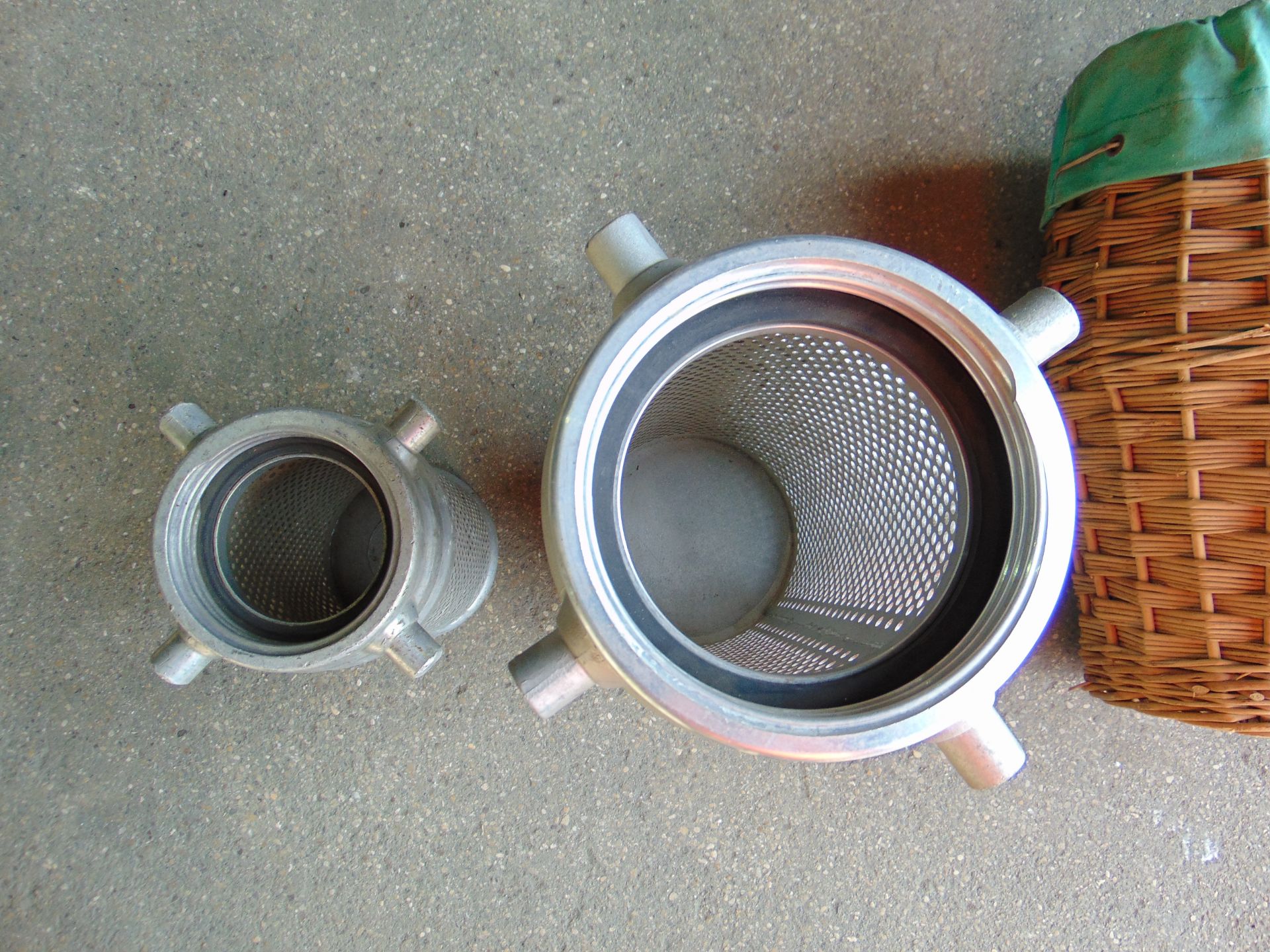 2 x Strainers & 3 x Strainer Baskets - Image 6 of 8