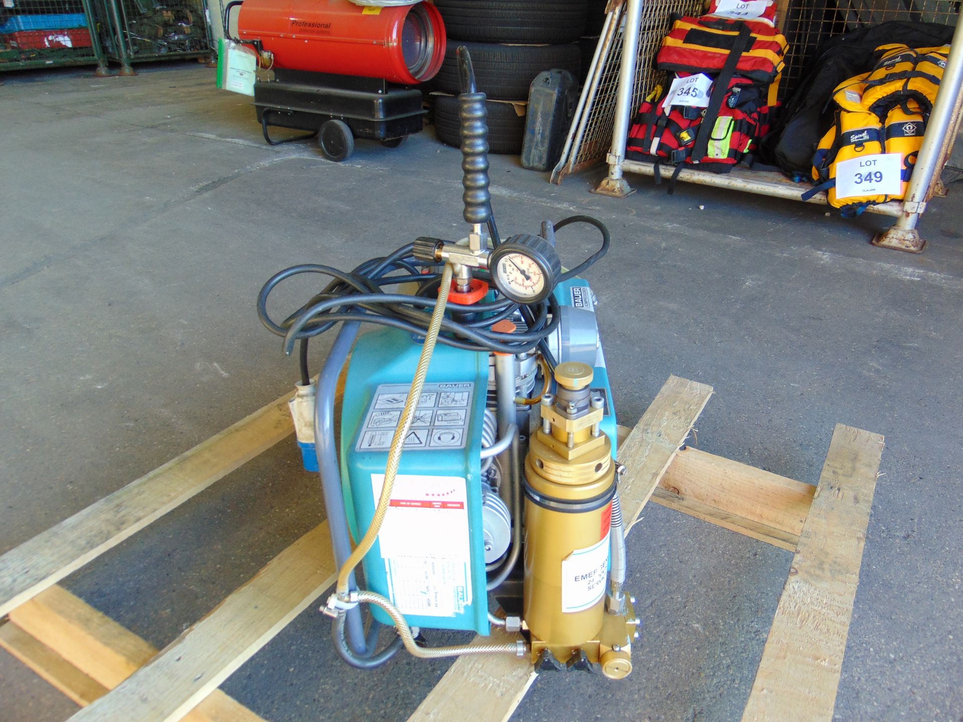 Bauer Junior II Portable Single Phase Electric Air Compressor - Image 6 of 11