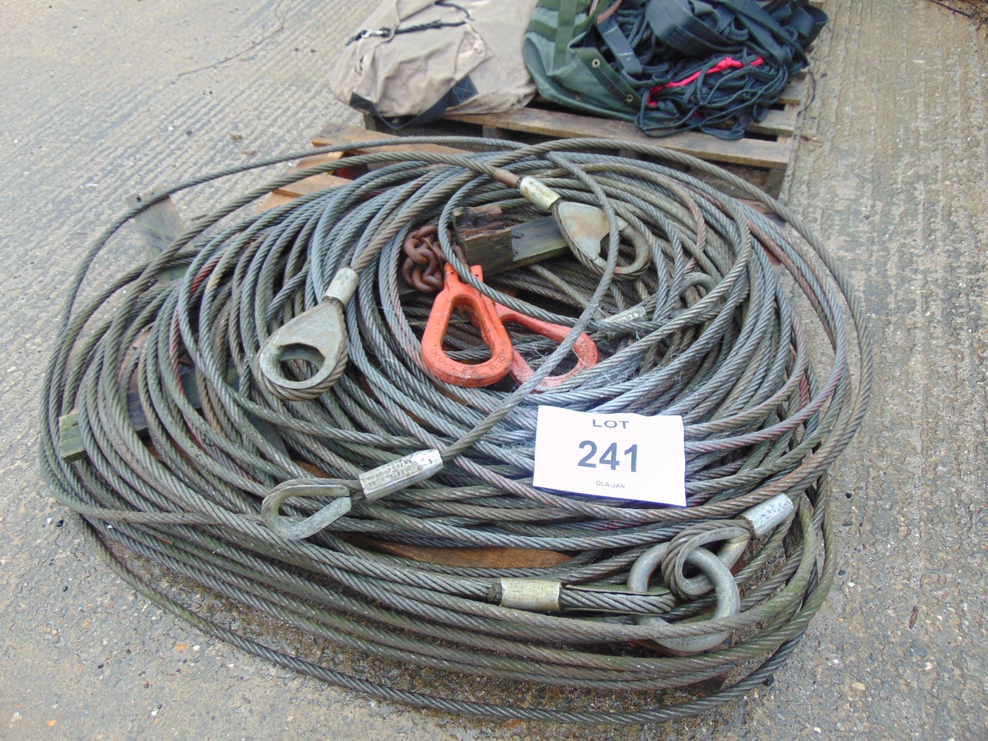 1 x Pallet Steel Winch Rope, Lifting Chains etc