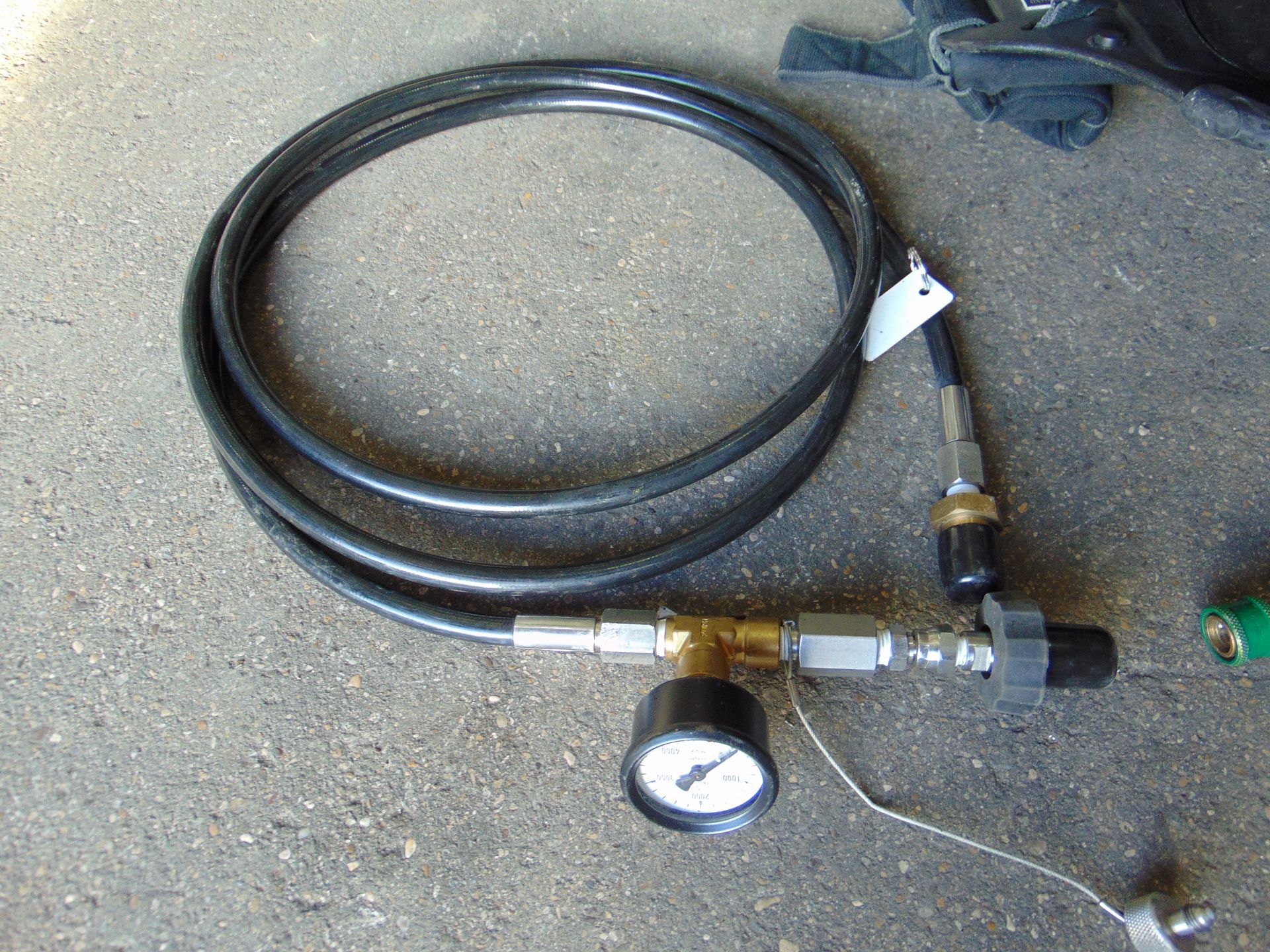 Clucas Industrial Oxygen Tank & Air Line - Image 3 of 7