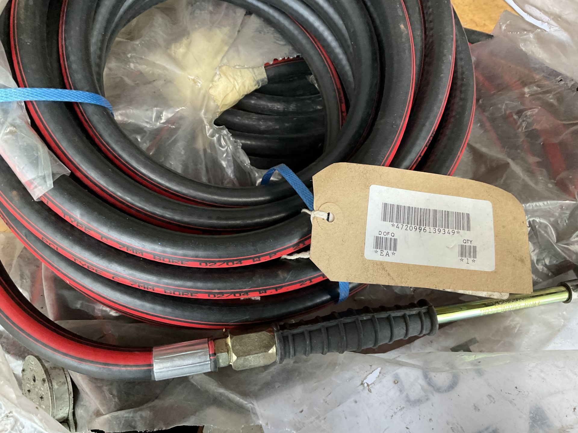 5X NEW UNISSUED TYRE INFLATORS/ AIR LINES - Image 2 of 3