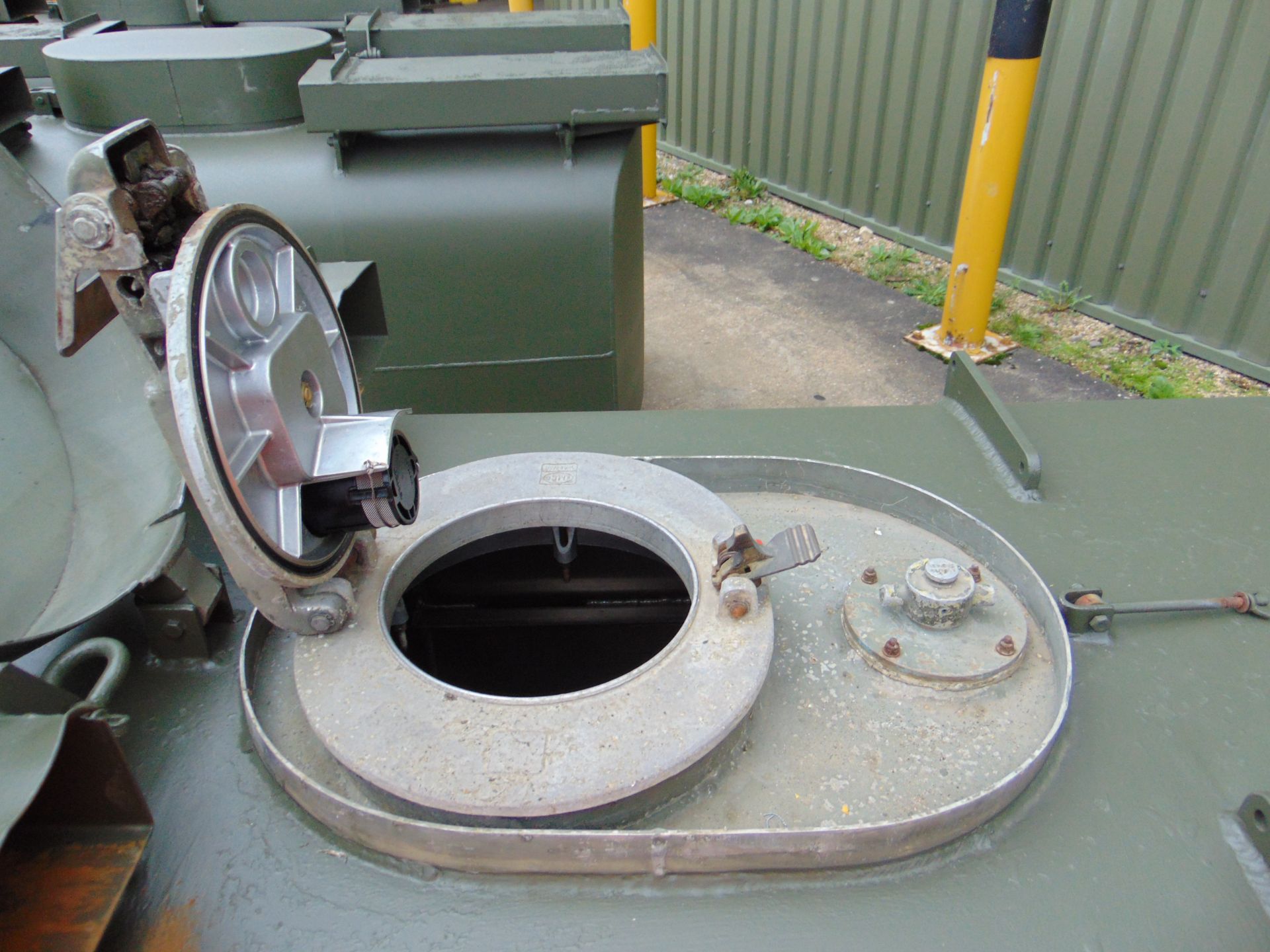 Gloster Saro 2,200 Ltr Aluminium Fuel / Fluid Distribution Tank - Image 12 of 14