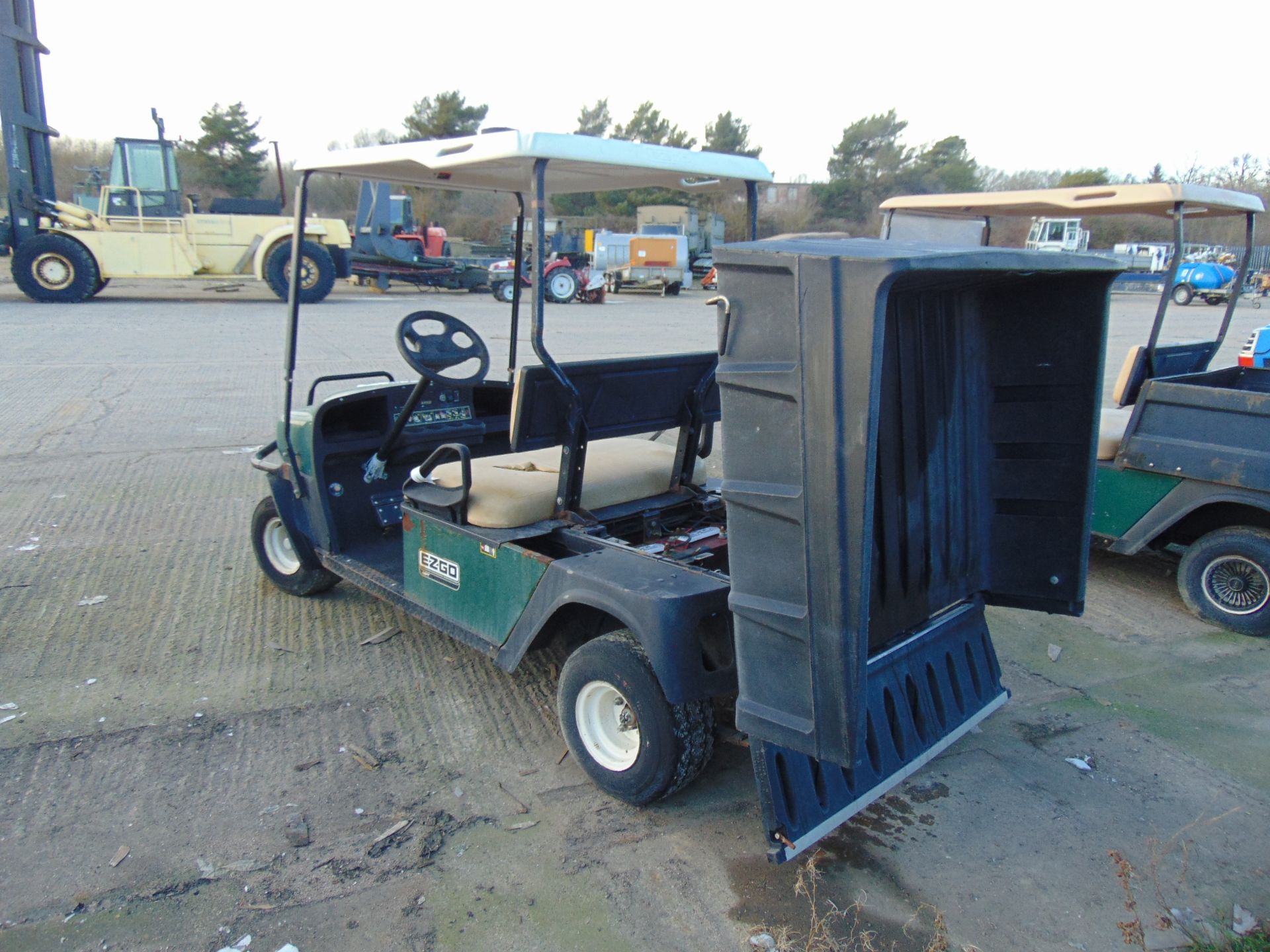EZGO MPD Turf Master Truck with Tipping Body Batteries and on Board Charger 1700 hrs only - Image 7 of 13