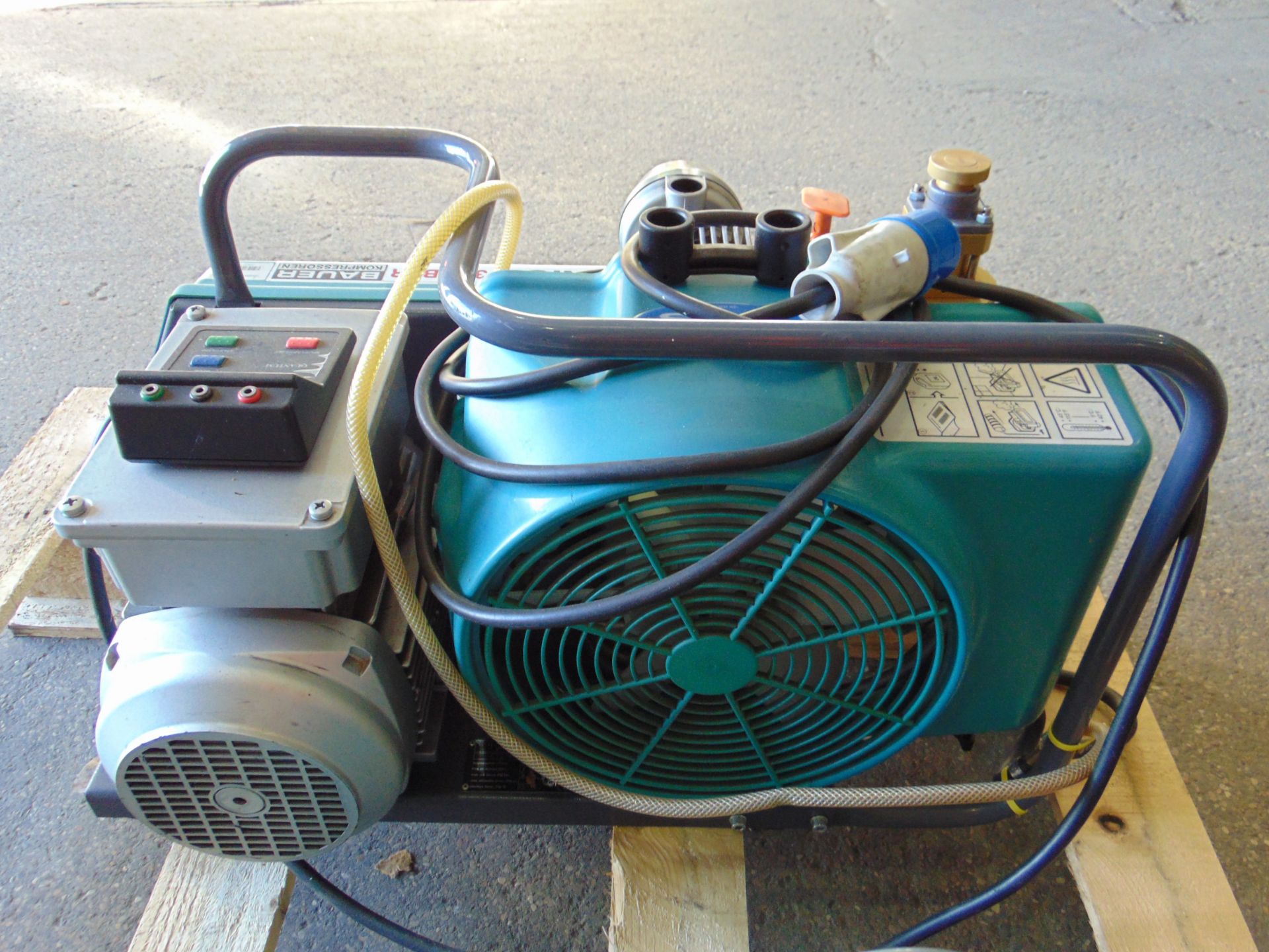 2 x Bauer Junior II Portable Single Phase Electric Air Compressor - Image 7 of 11