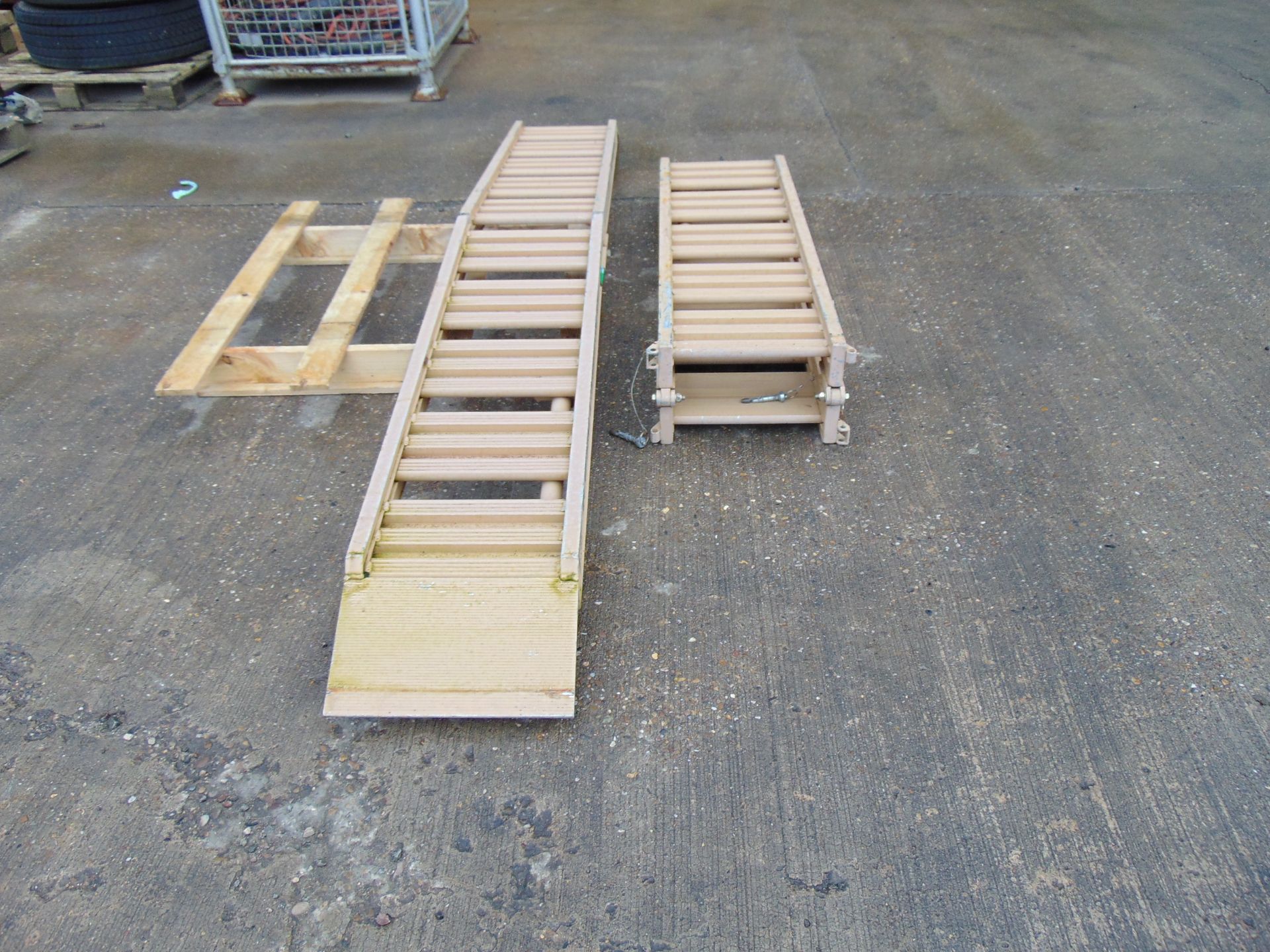 Pair of Heavy Duty Aluminium Folding Quad Bike RTV Ramps, 3.1m long, SWL Per Ramp 600kg. - Image 3 of 9