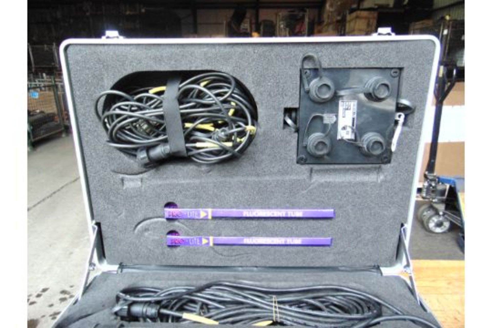 Kit of 4 Inspection Lamps with Cables ect in Protective Case - Image 4 of 5