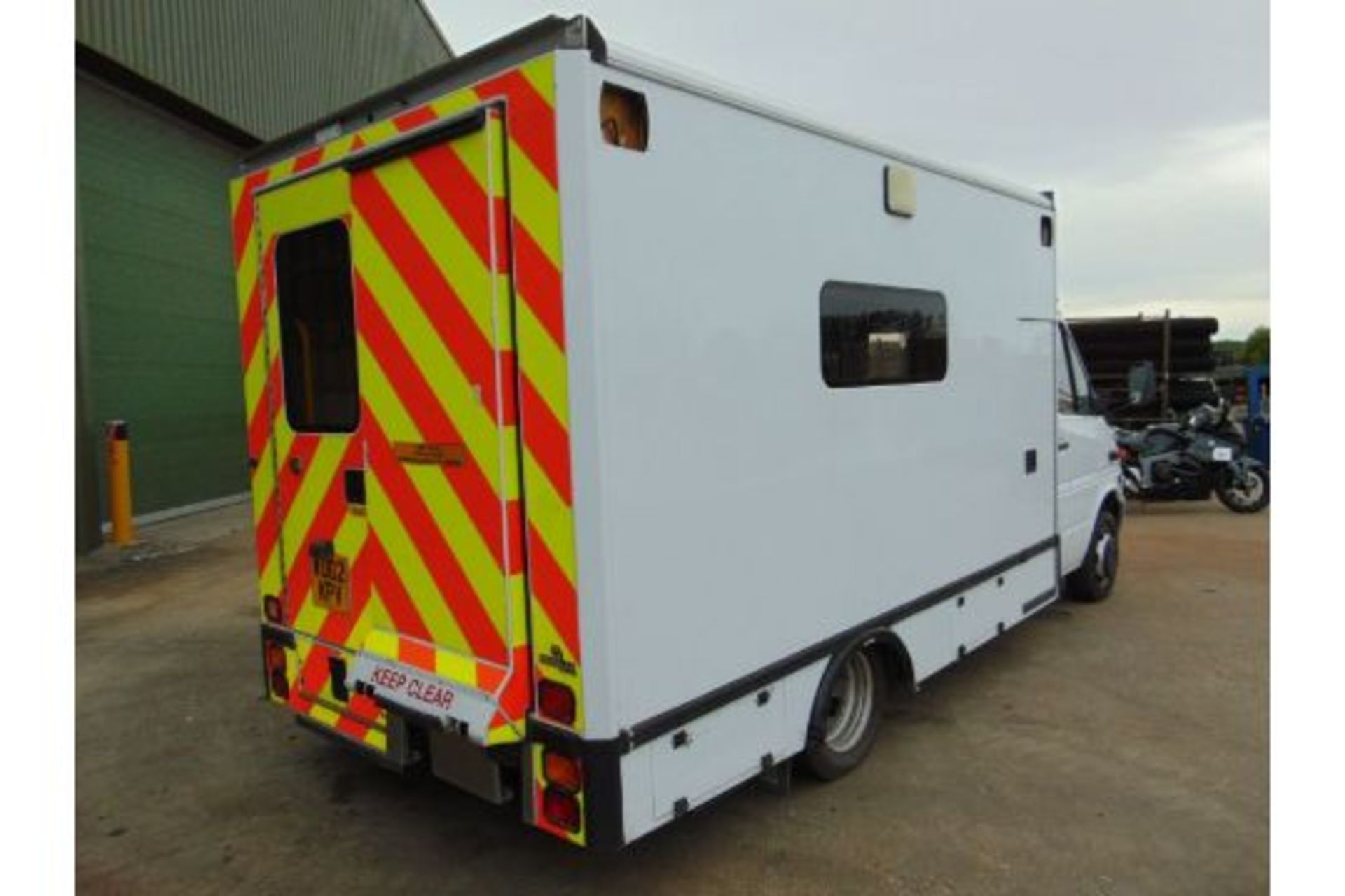 Recent Released by Atomic Weapons Establishment a 2002 Mercedes 418 CDi Ambulance ONLY 32,825 Miles - Image 6 of 34