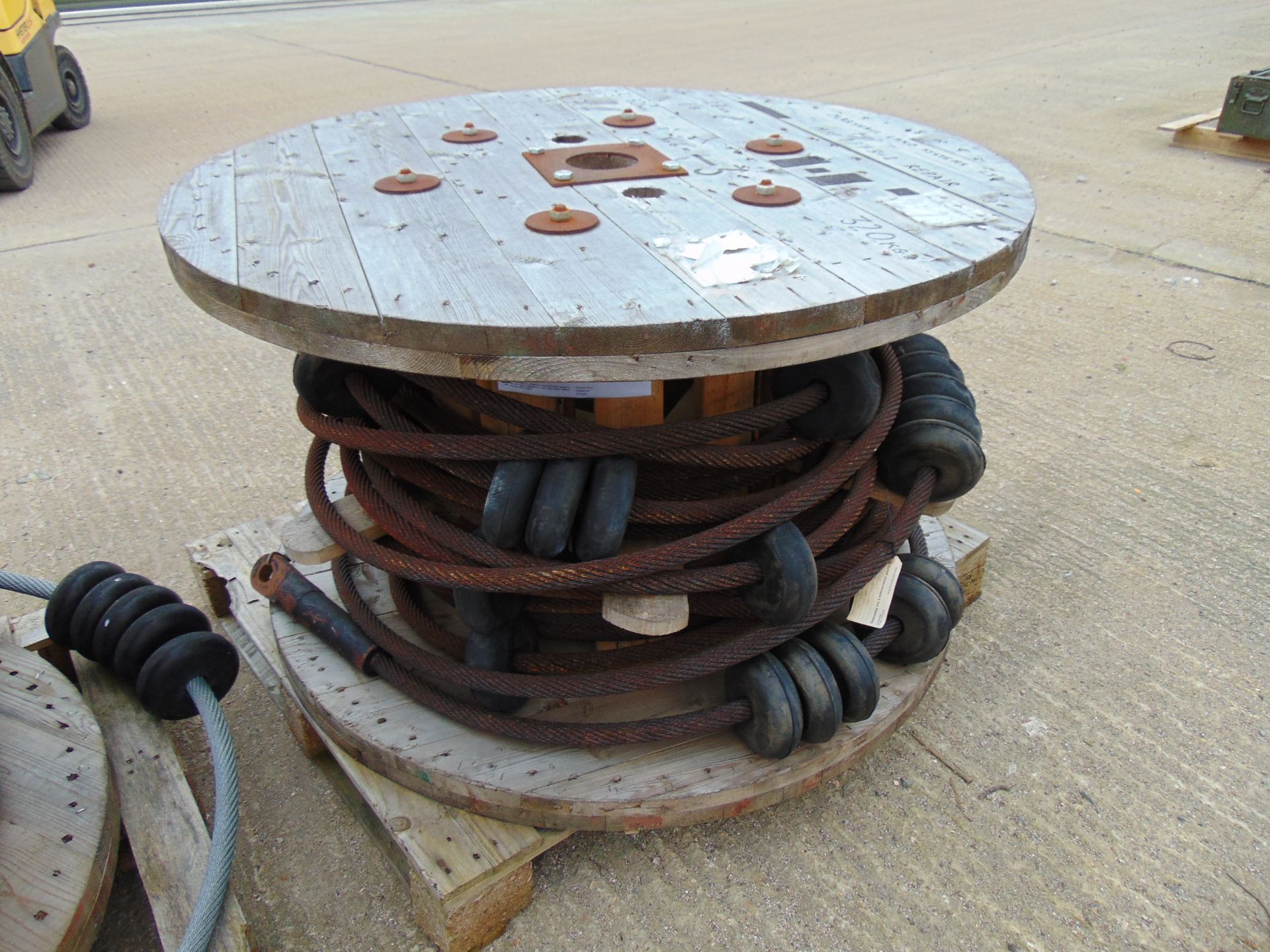 1 x Large Roll of HD Winching Recovery Steel Cable on Drum - Image 2 of 3