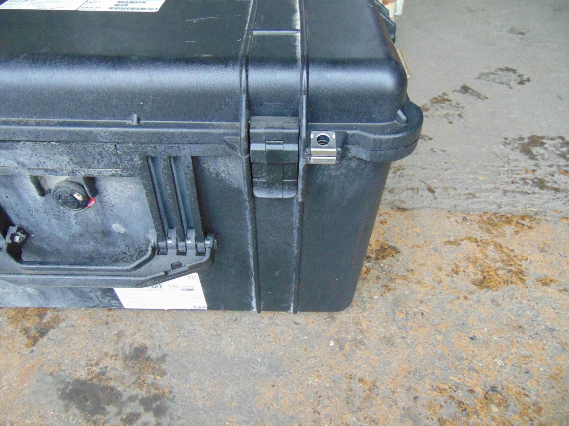 1 x High Impact Roll Along Water proof Luggage Case can be used for Aircraft etc - Image 8 of 9