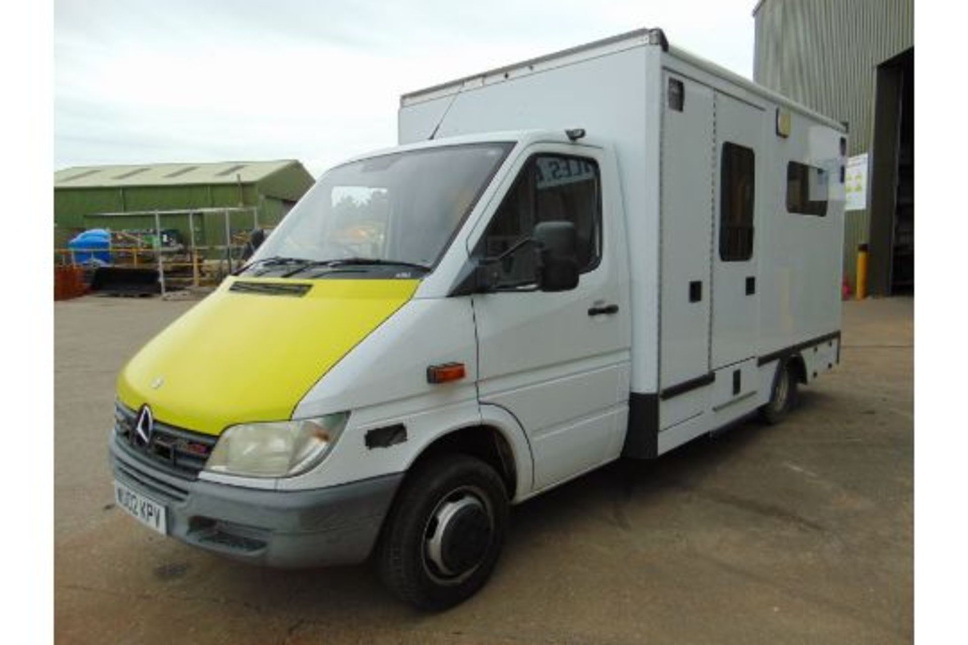 Recent Released by Atomic Weapons Establishment a 2002 Mercedes 418 CDi Ambulance ONLY 32,825 Miles - Image 3 of 34