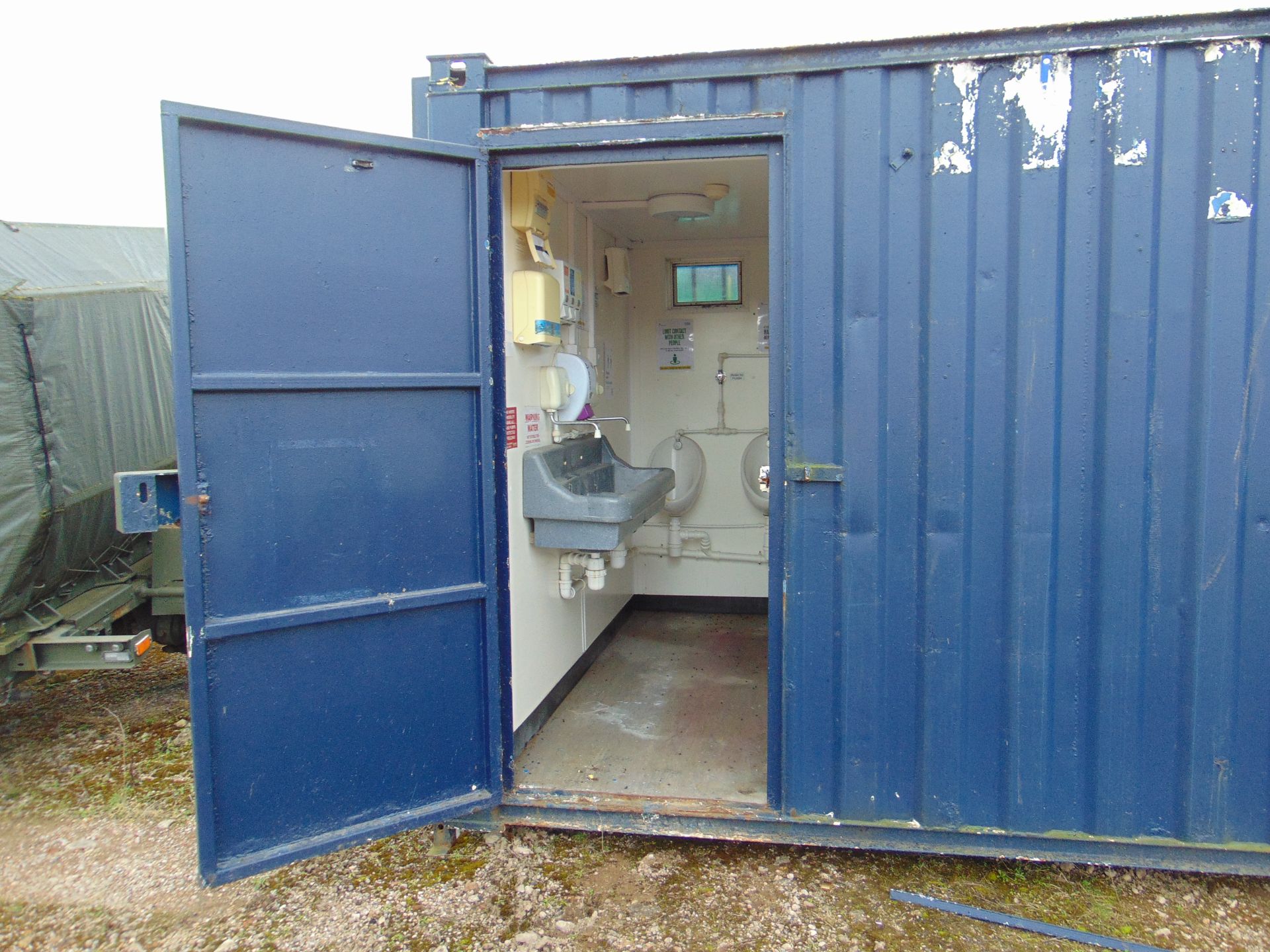 Male / Female Dual Compartment Toilet Block - Bild 9 aus 24