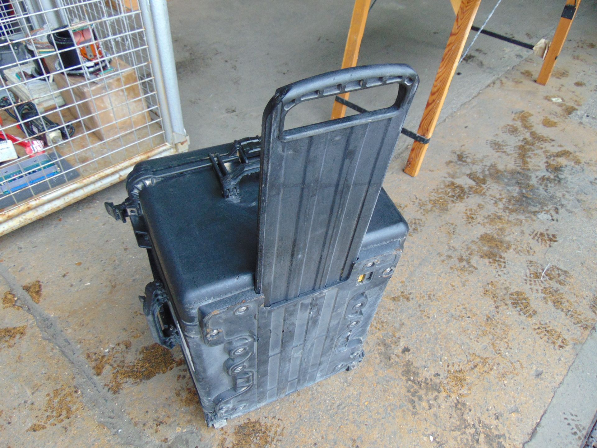 1 x High Impact Roll Along Water proof Luggage Case can be used for Aircraft etc - Image 4 of 9