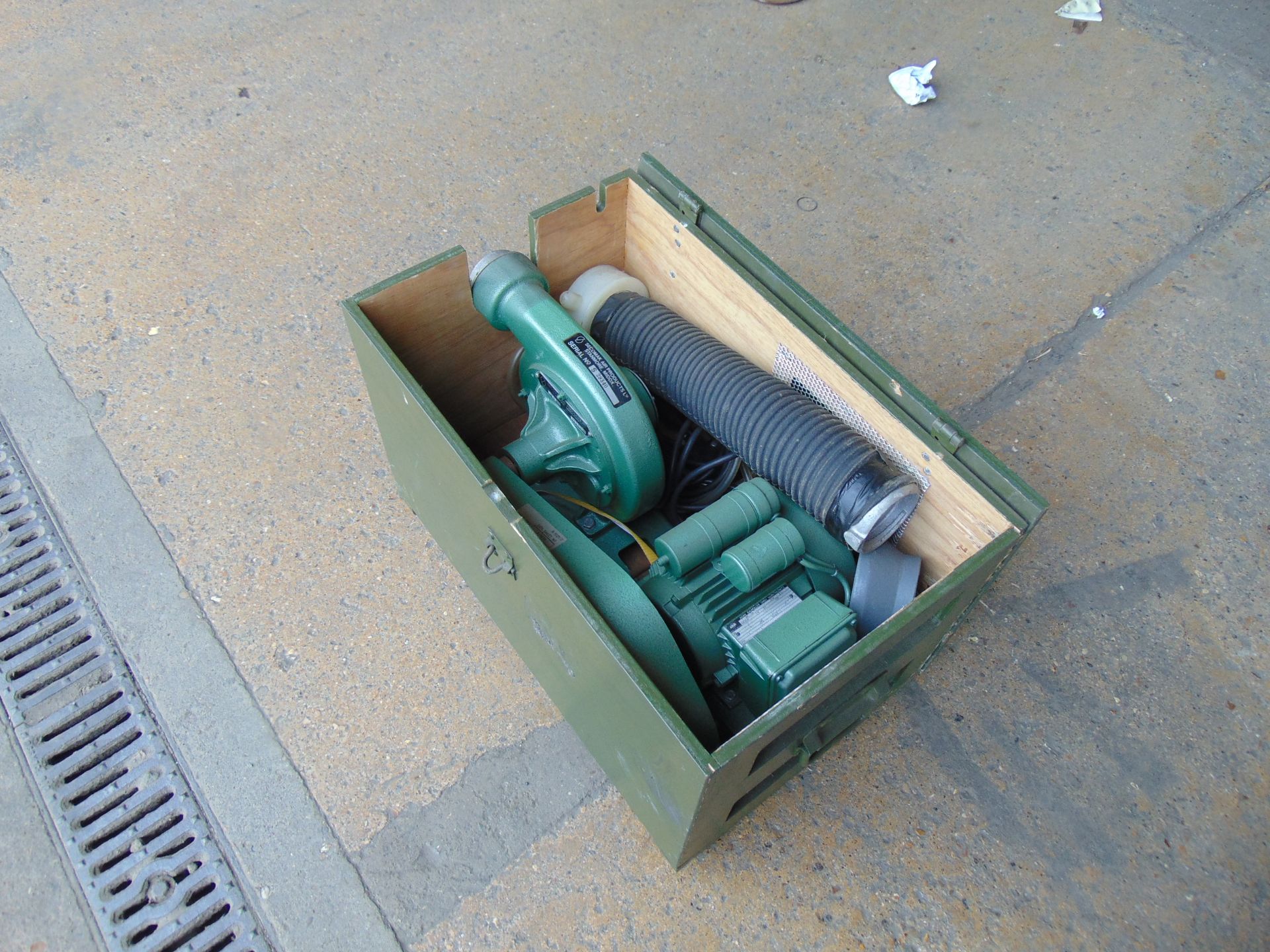 SEKOMAK 240 Volt Penthouse Air Inflator Unit in Box - Image 3 of 4