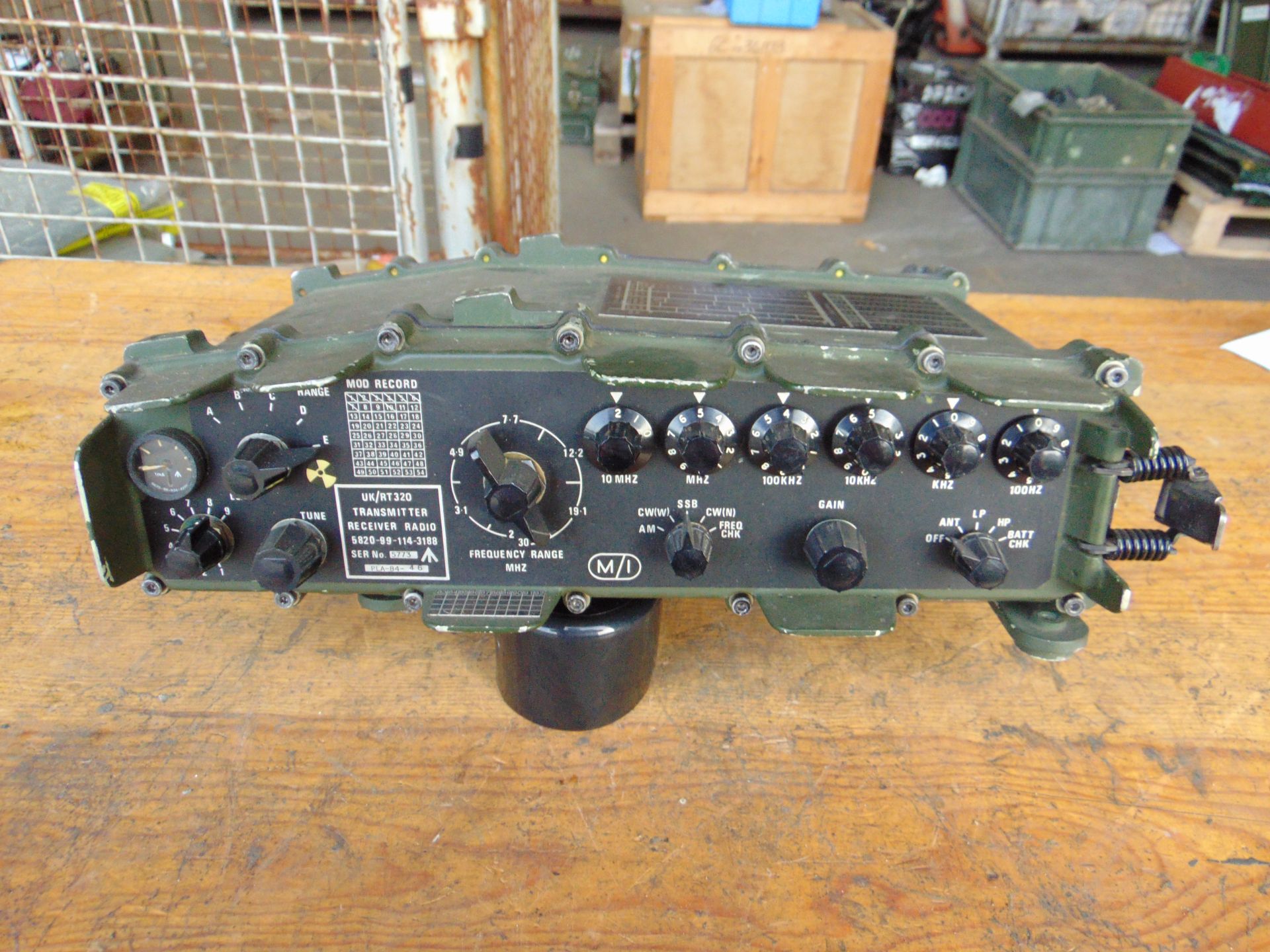 Clansman UK RT 320 HF Transmitter Receiver. - Image 2 of 4