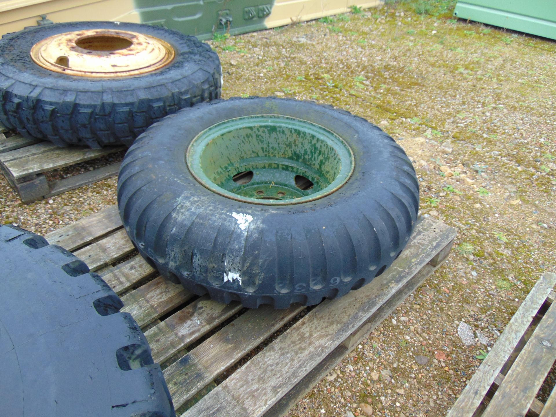 18 x Various Tyres and Spare Wheels Inc Michelin, Continental, Goodyear etc - Image 11 of 20