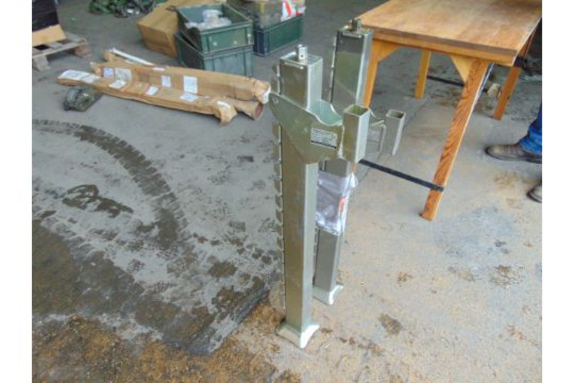 2 x New Unissued 2400kgs High Lift Screw Jacks for 4x4's etc 90cms as shown - Image 5 of 5