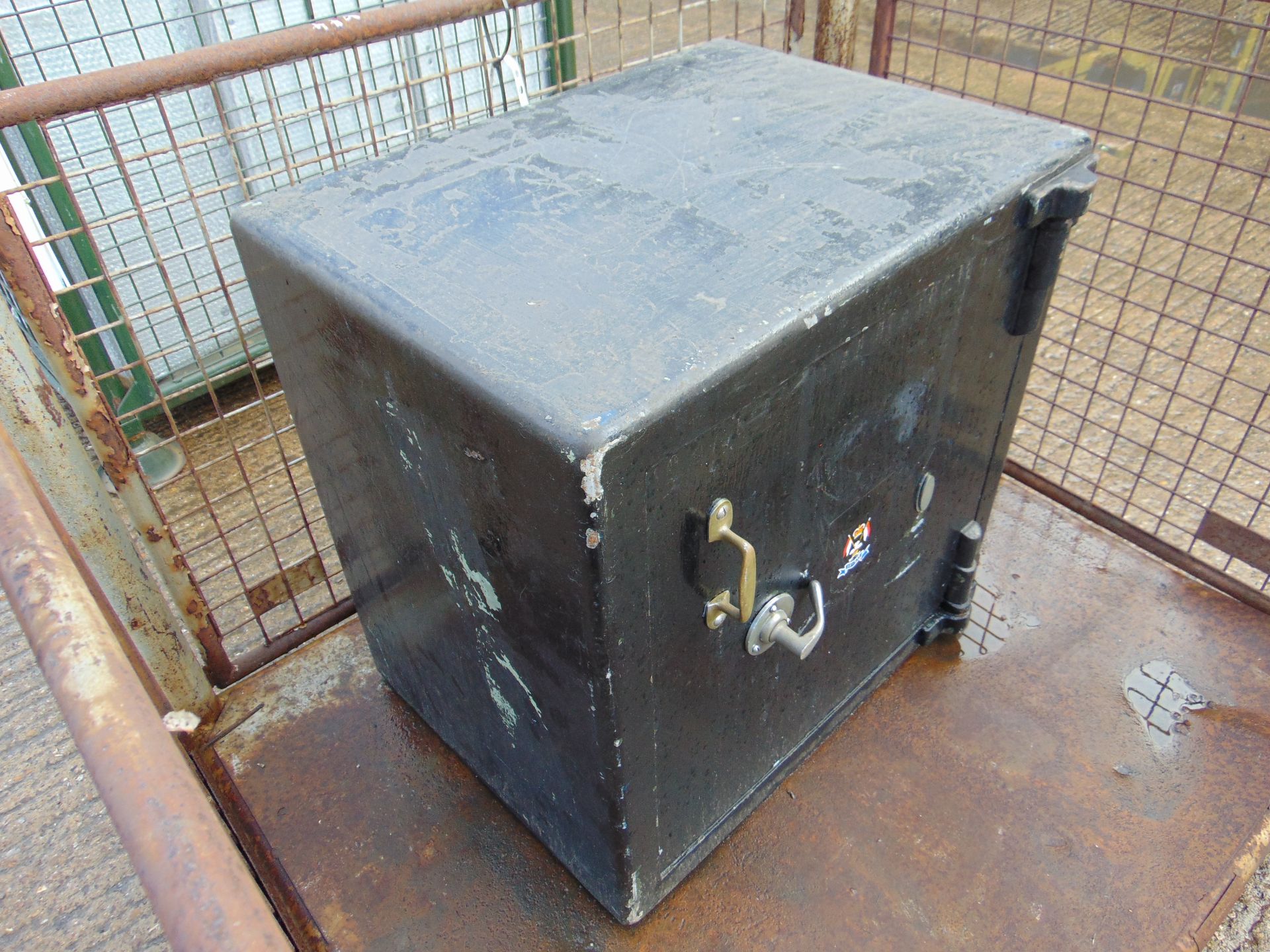 Mystery Safe from MoD - Locked - No Key - Contents Unknown ! - Image 3 of 6
