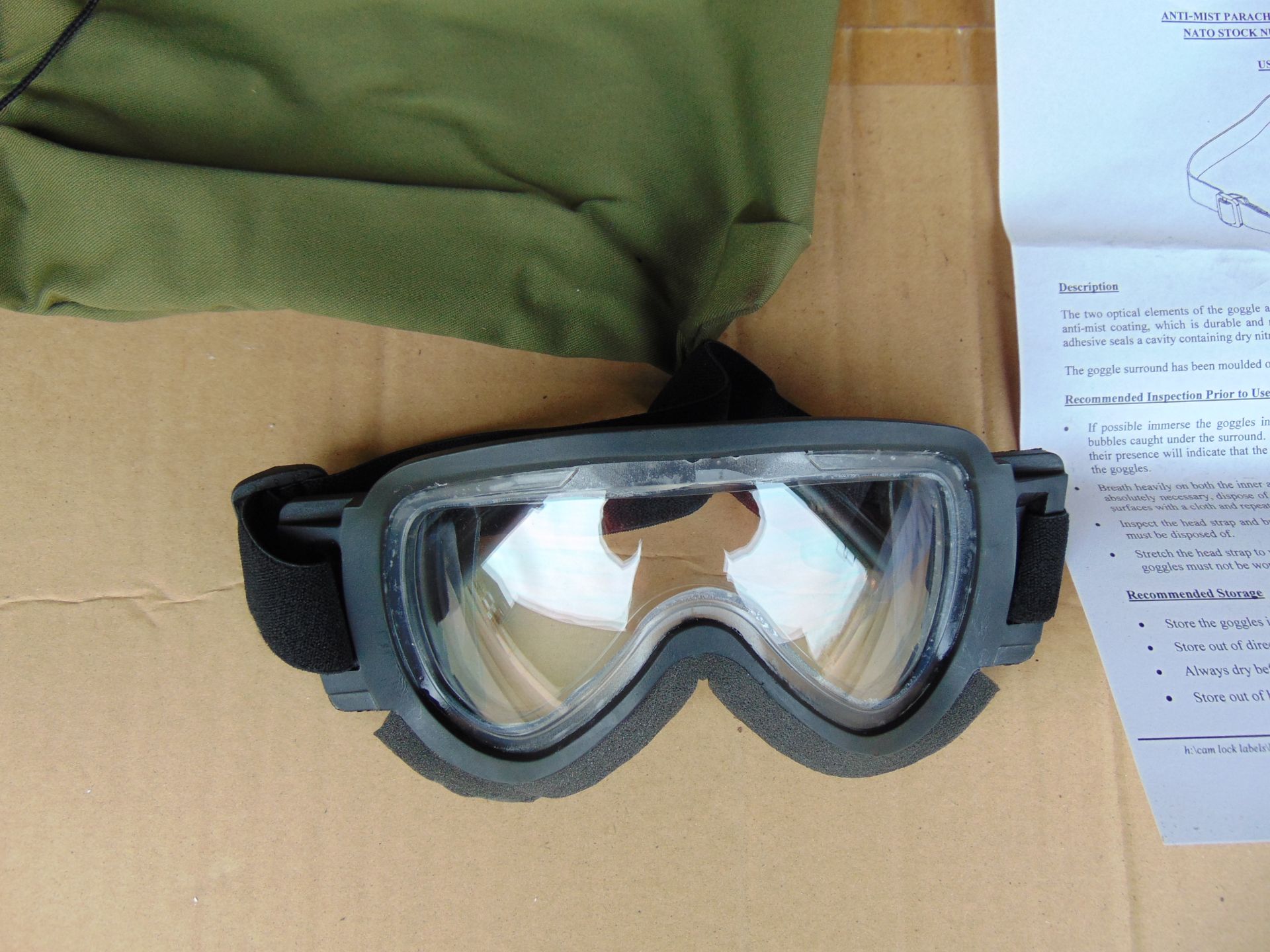 Unissued SAS Issue Cam Lock Anti Mist Parachuting Goggles in Pouch Original Packing - Image 2 of 5